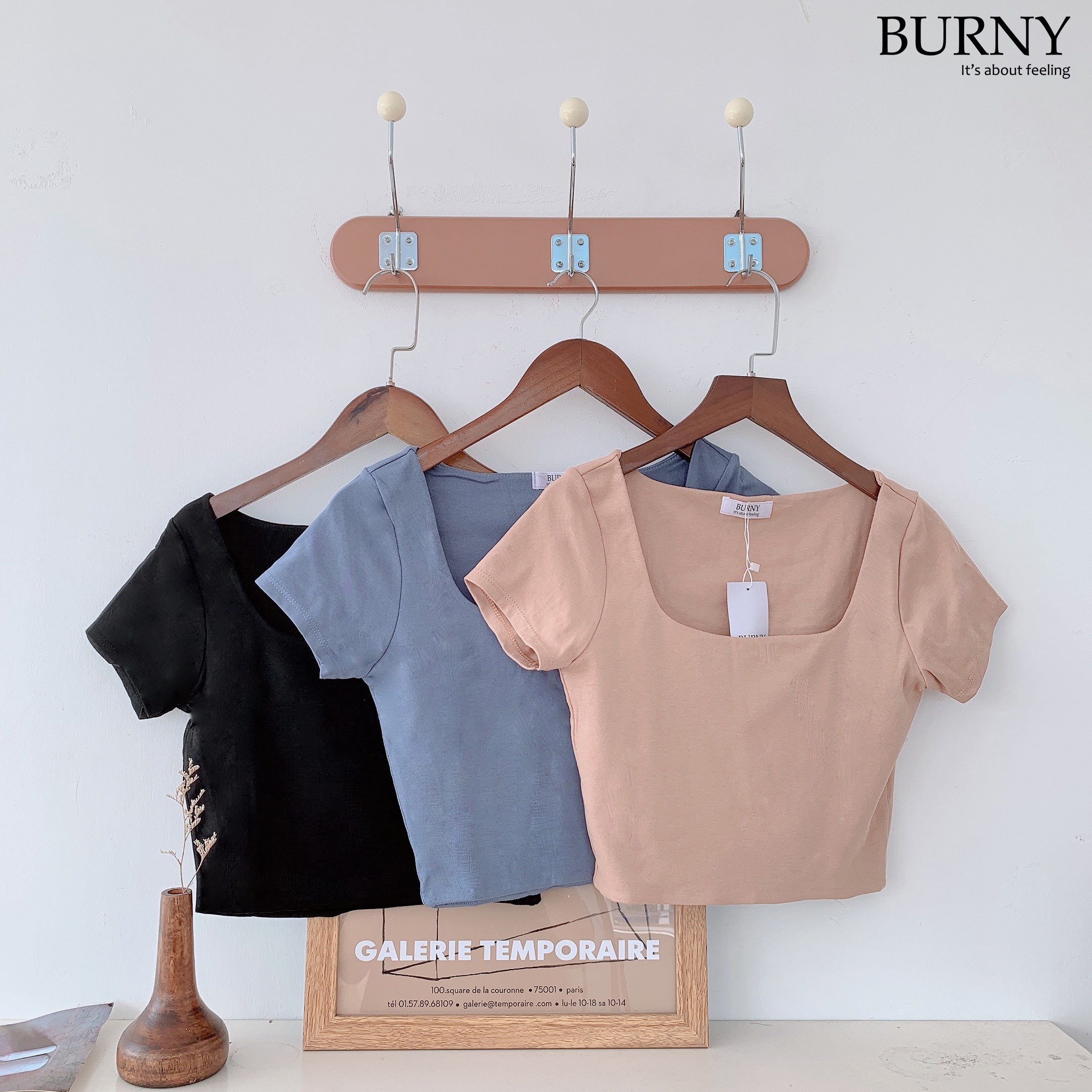 Áo Croptop Cổ Vuông Cộc Tay Nữ màu đen Croptop basic Burny A3003191B