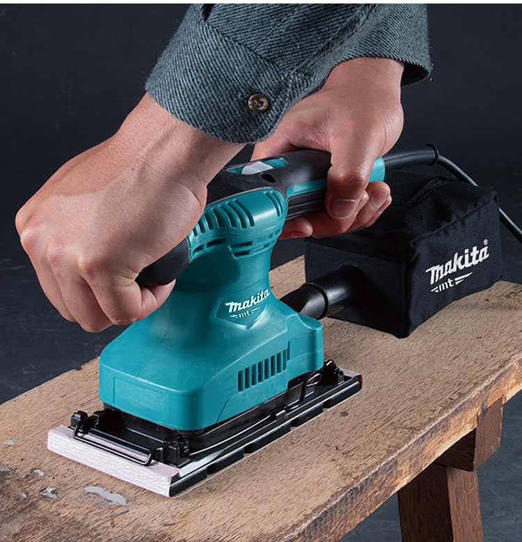 [HCM]Máy Chà Nhám Rung Makita M9203B