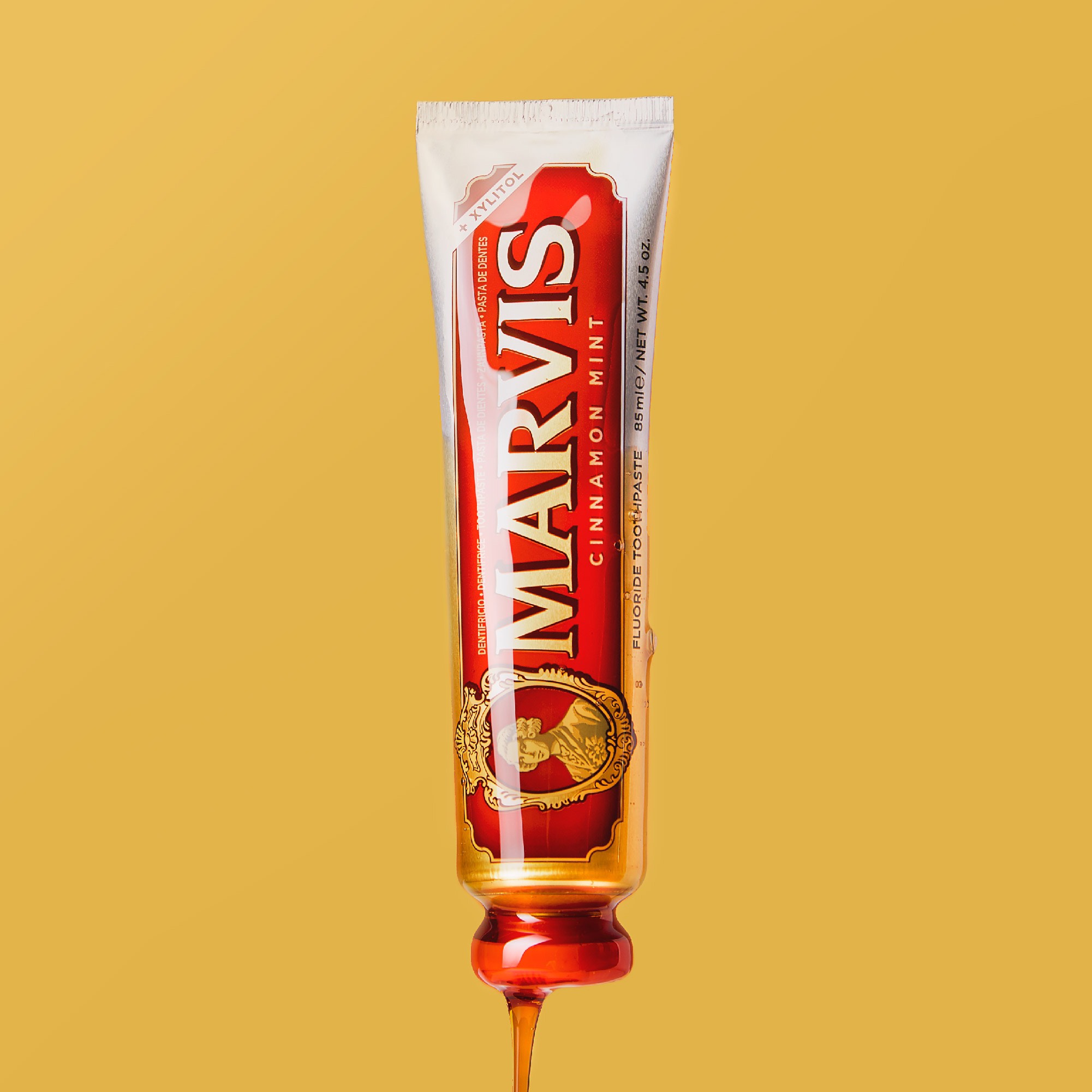 kem đánh răng Marvis Cinnamon Mint 85ml