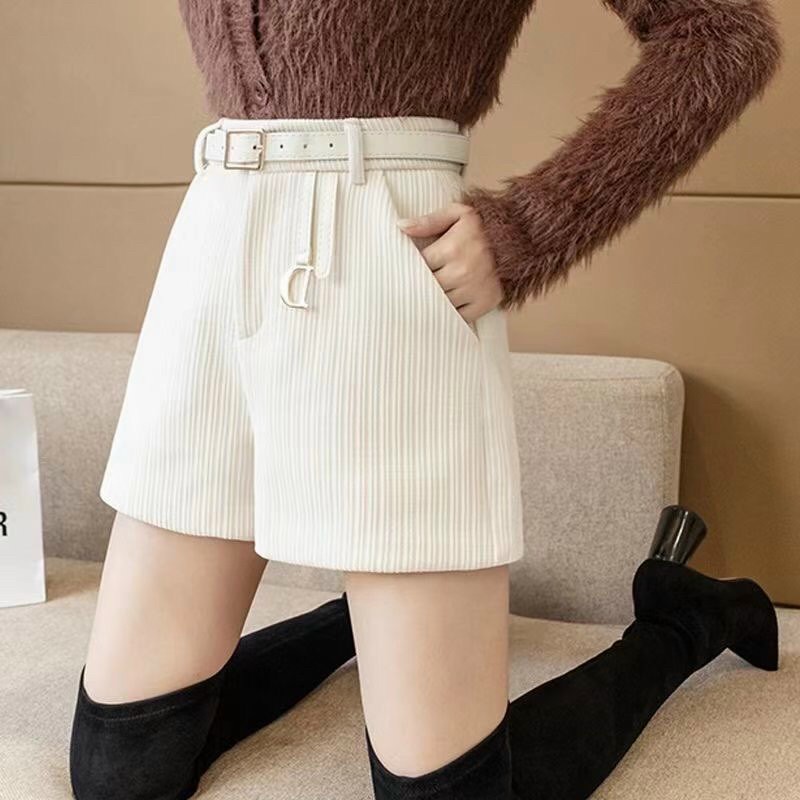 Quần short nhung tăm , kèm đai