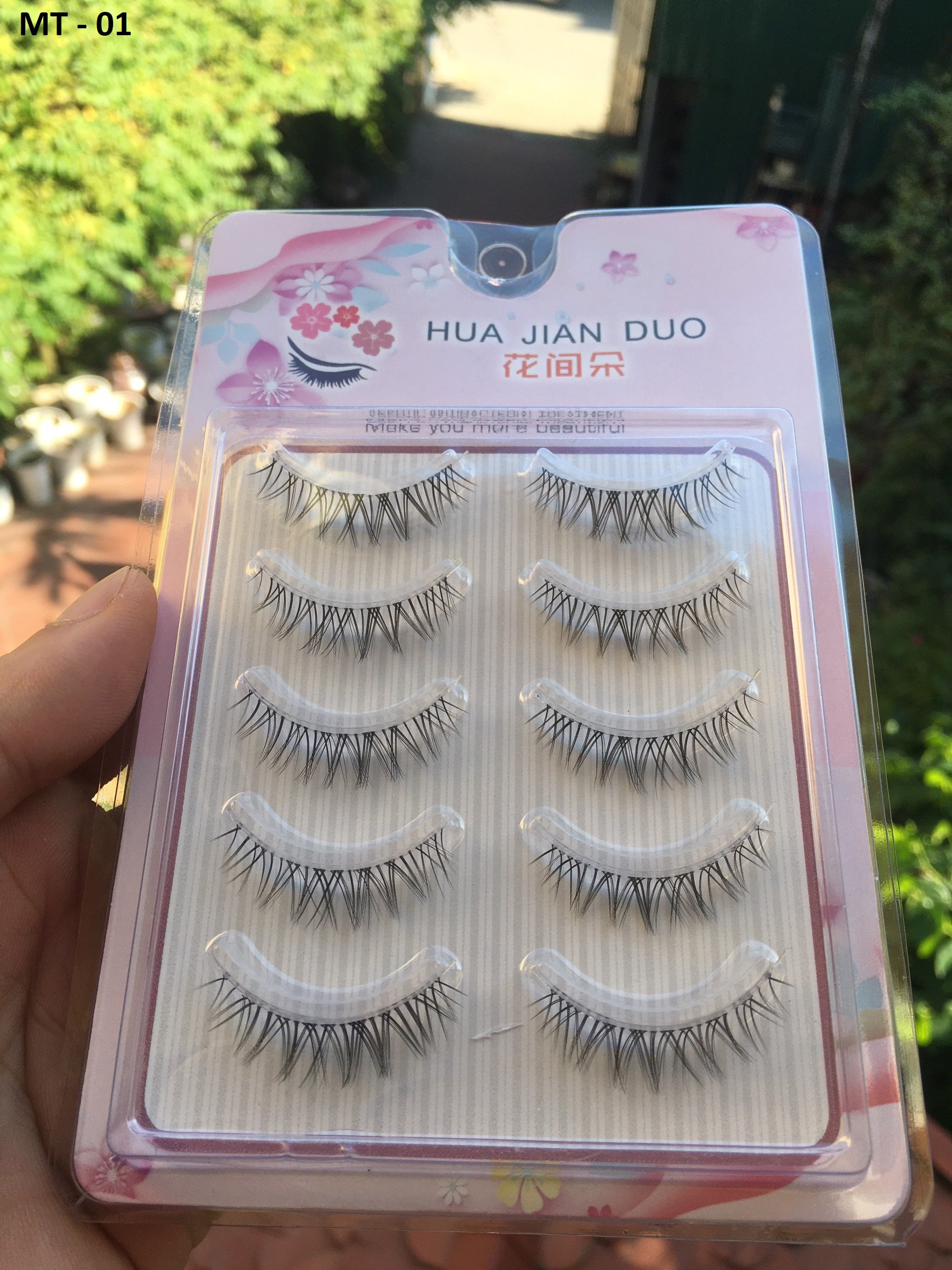 Lông mi giả gân trong Tự nhiên