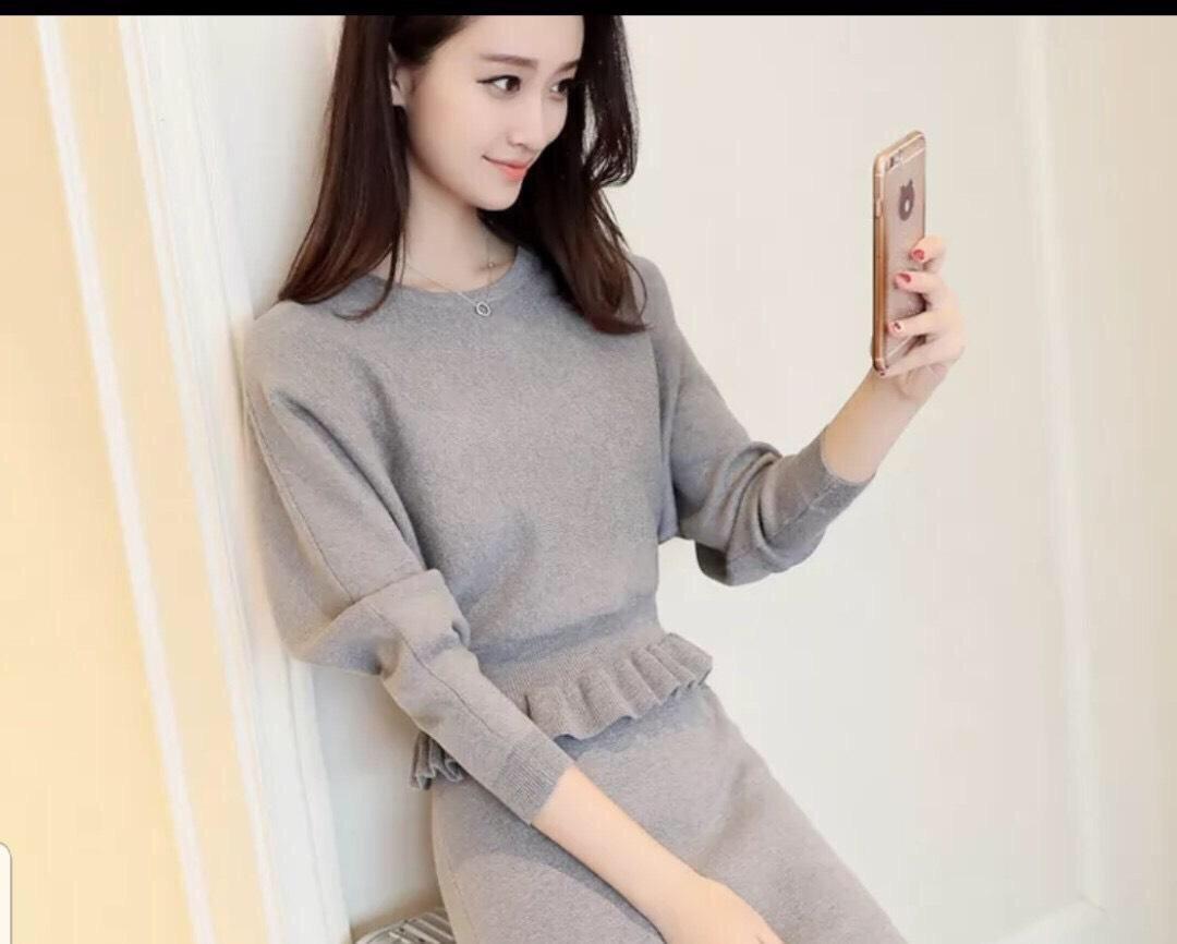 Áo Thun Gân Tay Dài Kết Hợp Đuôi Xòe Xếp Li Thời Trang TTS0944