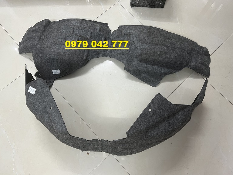 Lòng dè chắn bùn sau Ford Focus 2012-2015
