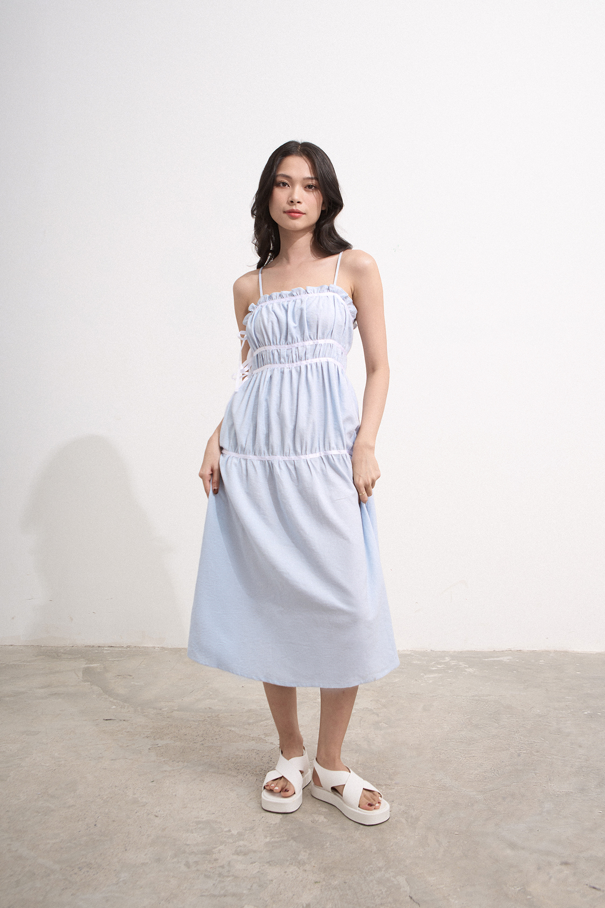 [NHẬP MÃ NOVFALAZSOCIAL02 GIẢM 40K ĐƠN 199K  ] Đầm Maybi midi ôm nhung tăm phối dây nơ