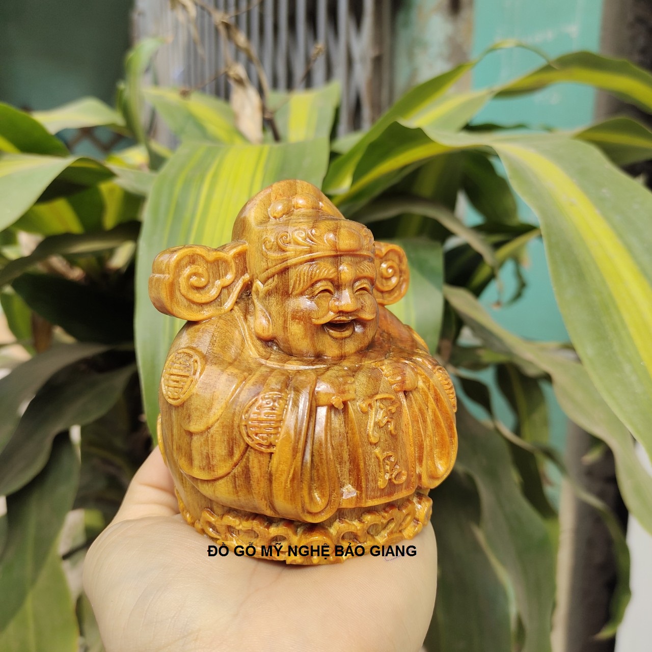 Tượng thần tài gỗ huyết long