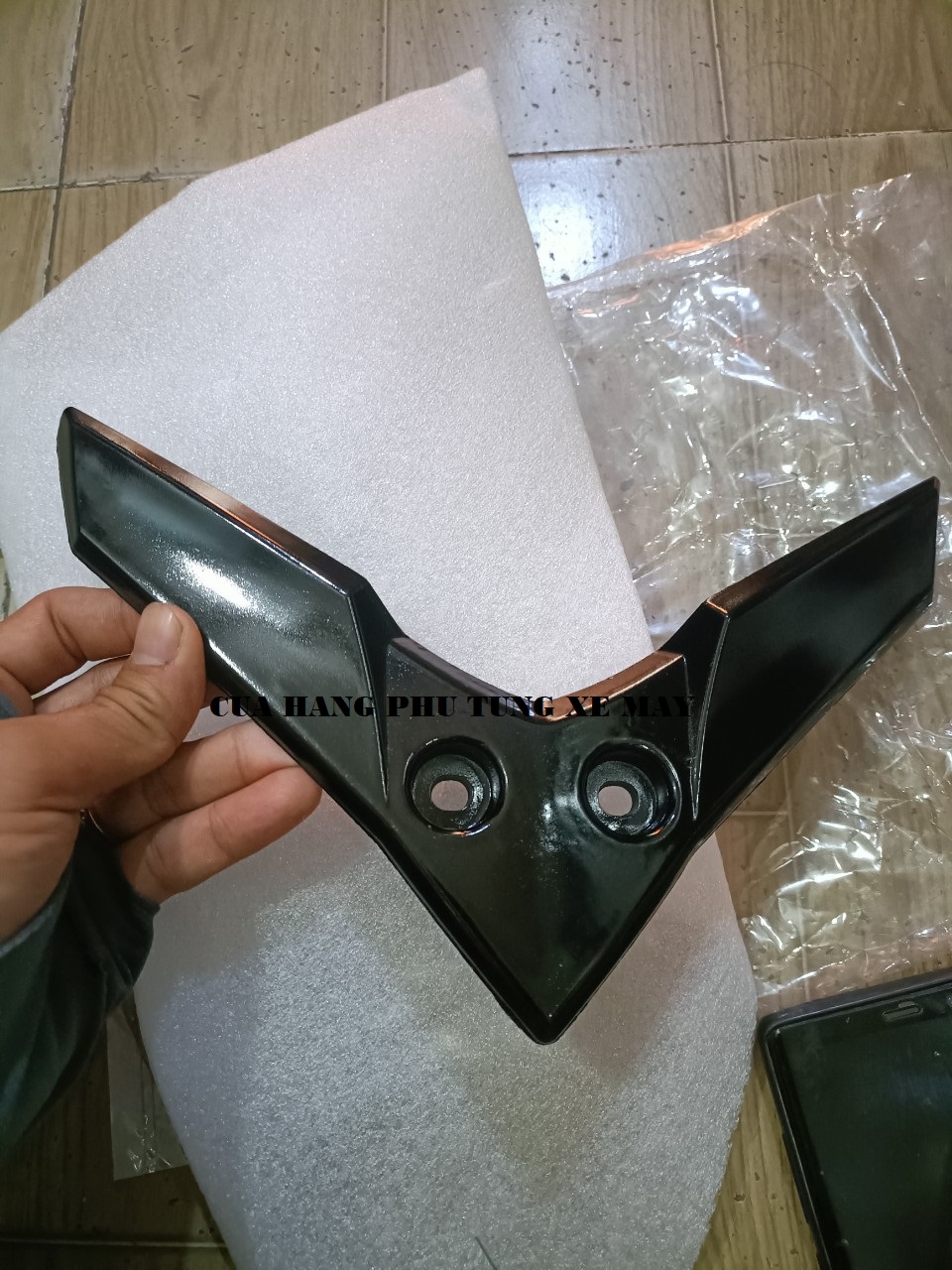 Ốp chữ V mặt nạ Exciter 2006 - 2010