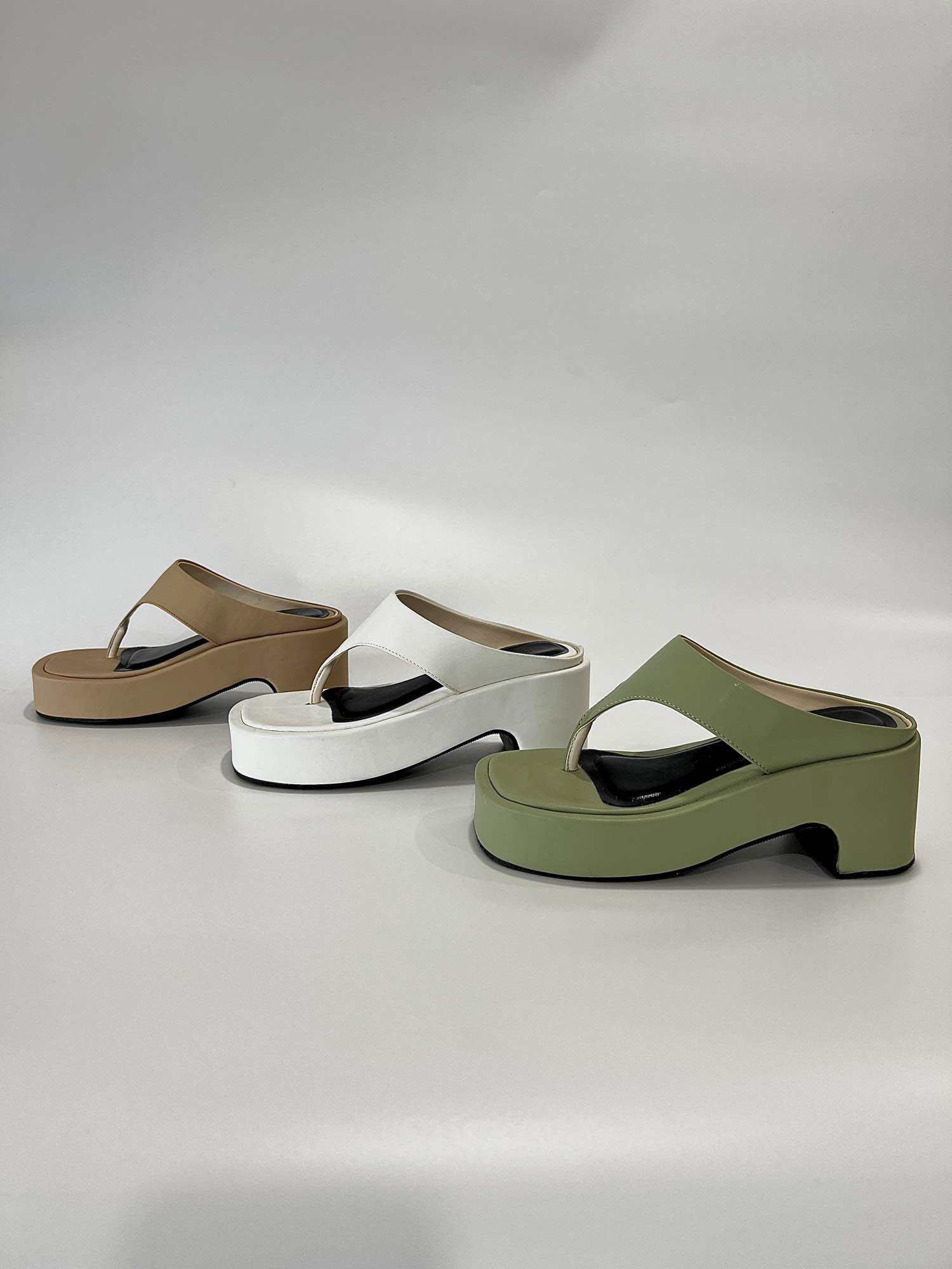 [Nhập LazXuHuong12 - giảm 70k đơn từ 499k] Sóng Sandals - peleshoes