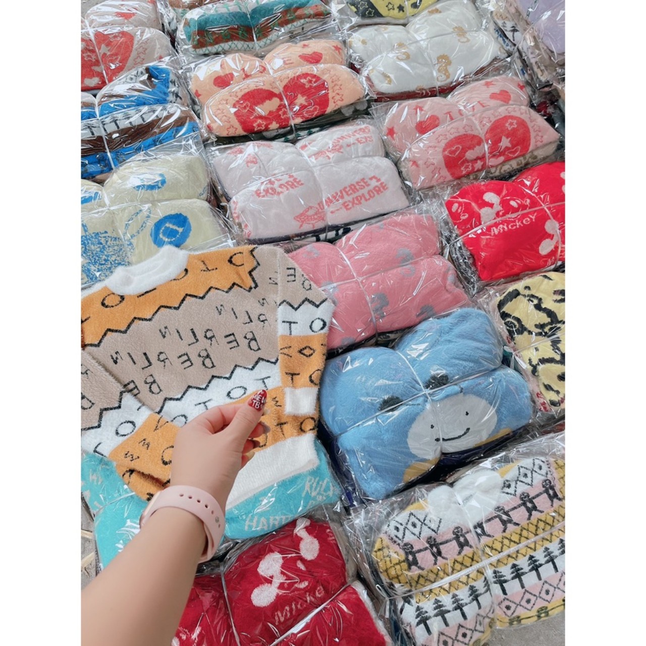 Áo len lông thỏ bé gái