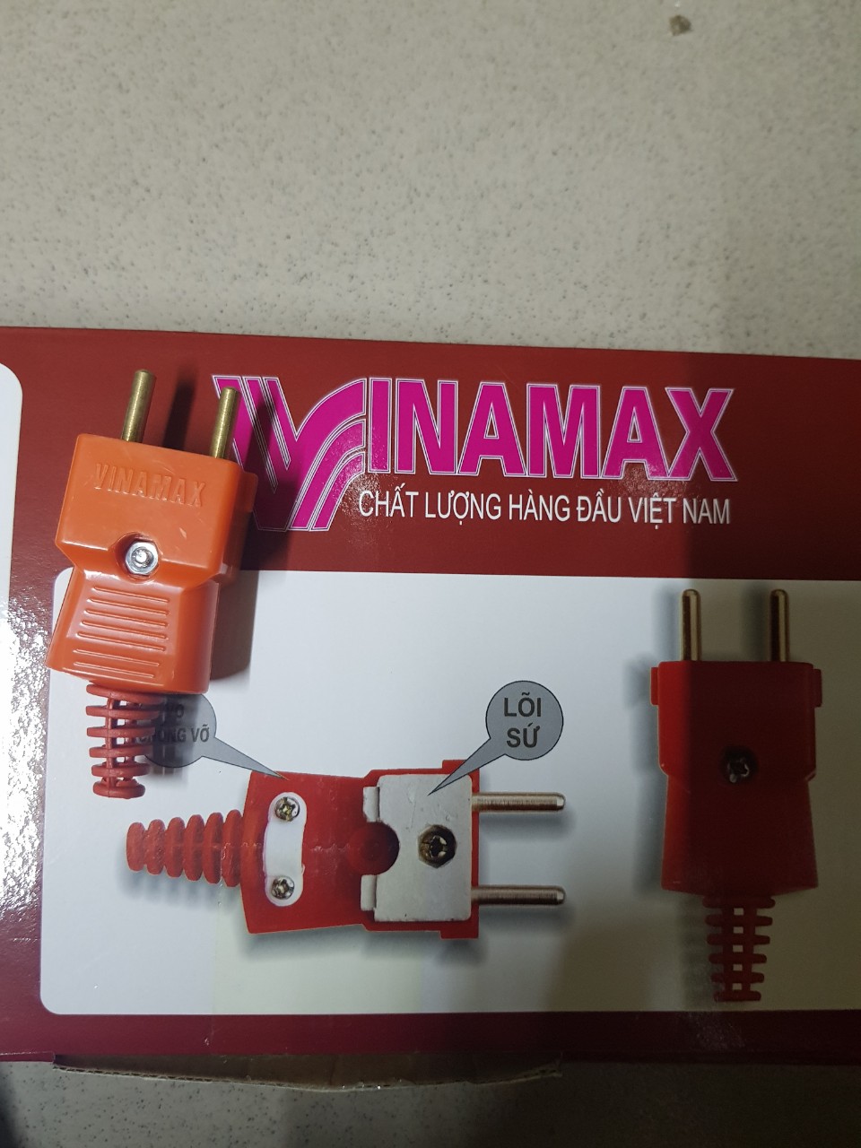 Phích cắm chịu tải 4000w của Vinamax