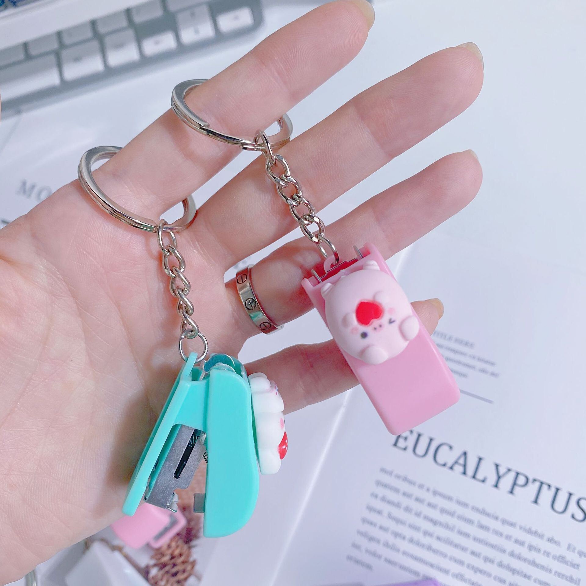 [MUA 2 GIẢM 5%]Móc Khoá Đồ Bấm Kim Mini Mẫu Thú Cute