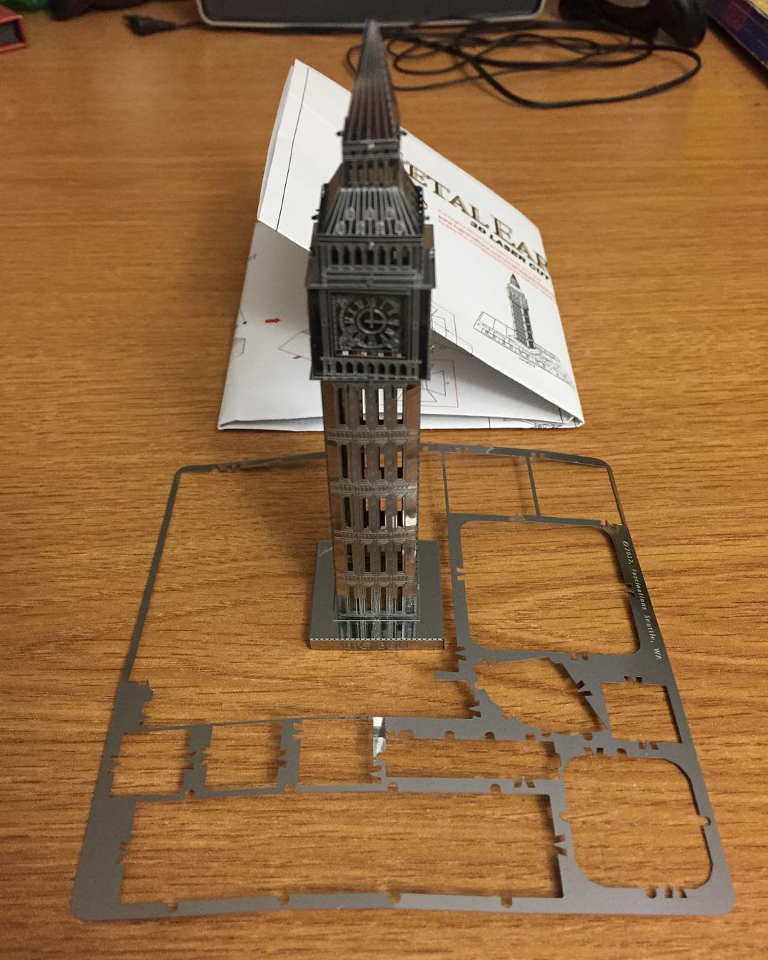 Mô Hình 3D Kim Loại Lắp Ráp Tháp Đồng Hồ Big Ben [Chưa Lắp]