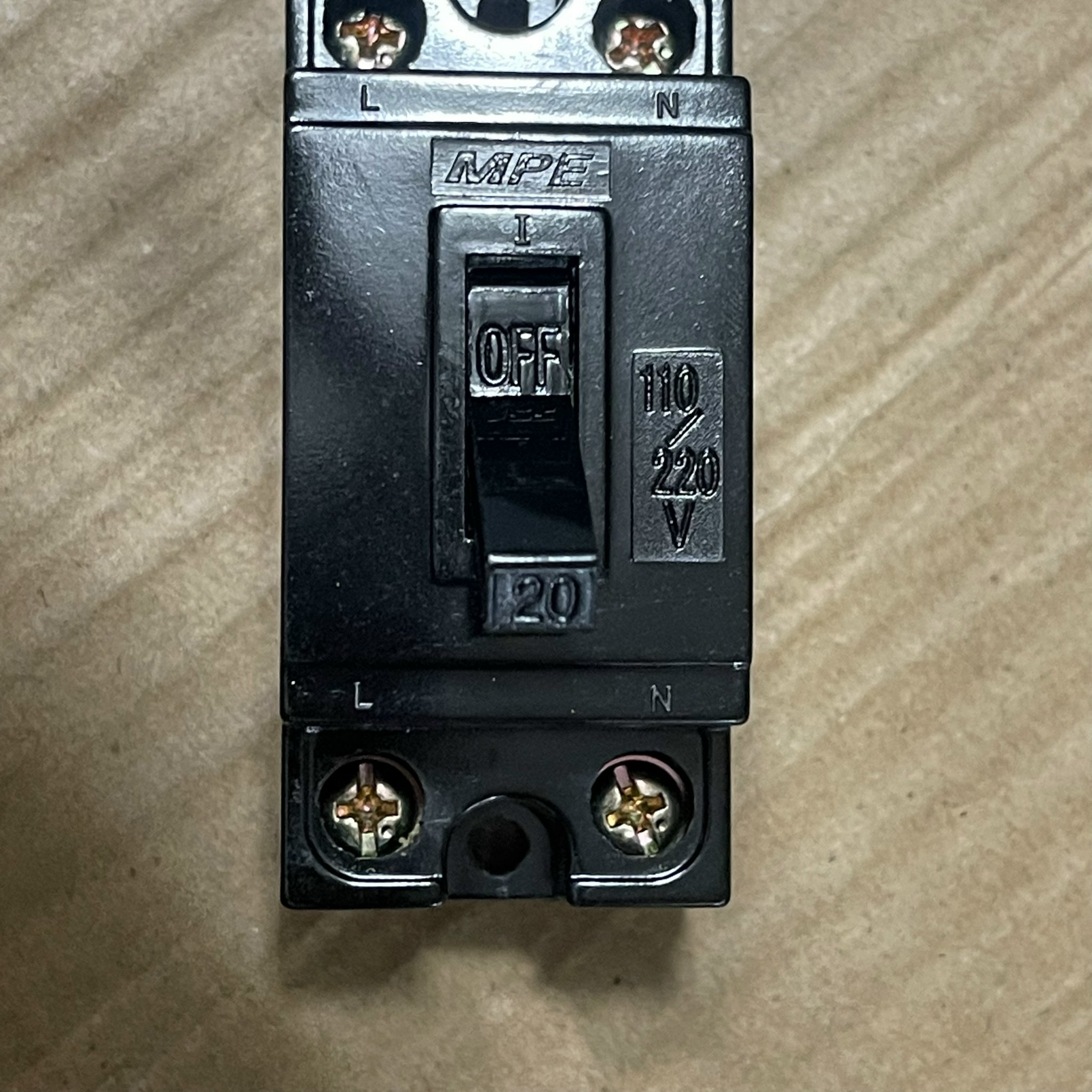 CẦU DAO ĐIỆN TỰ ĐỘNG MPE,CB CÓC 20A,30A MPE