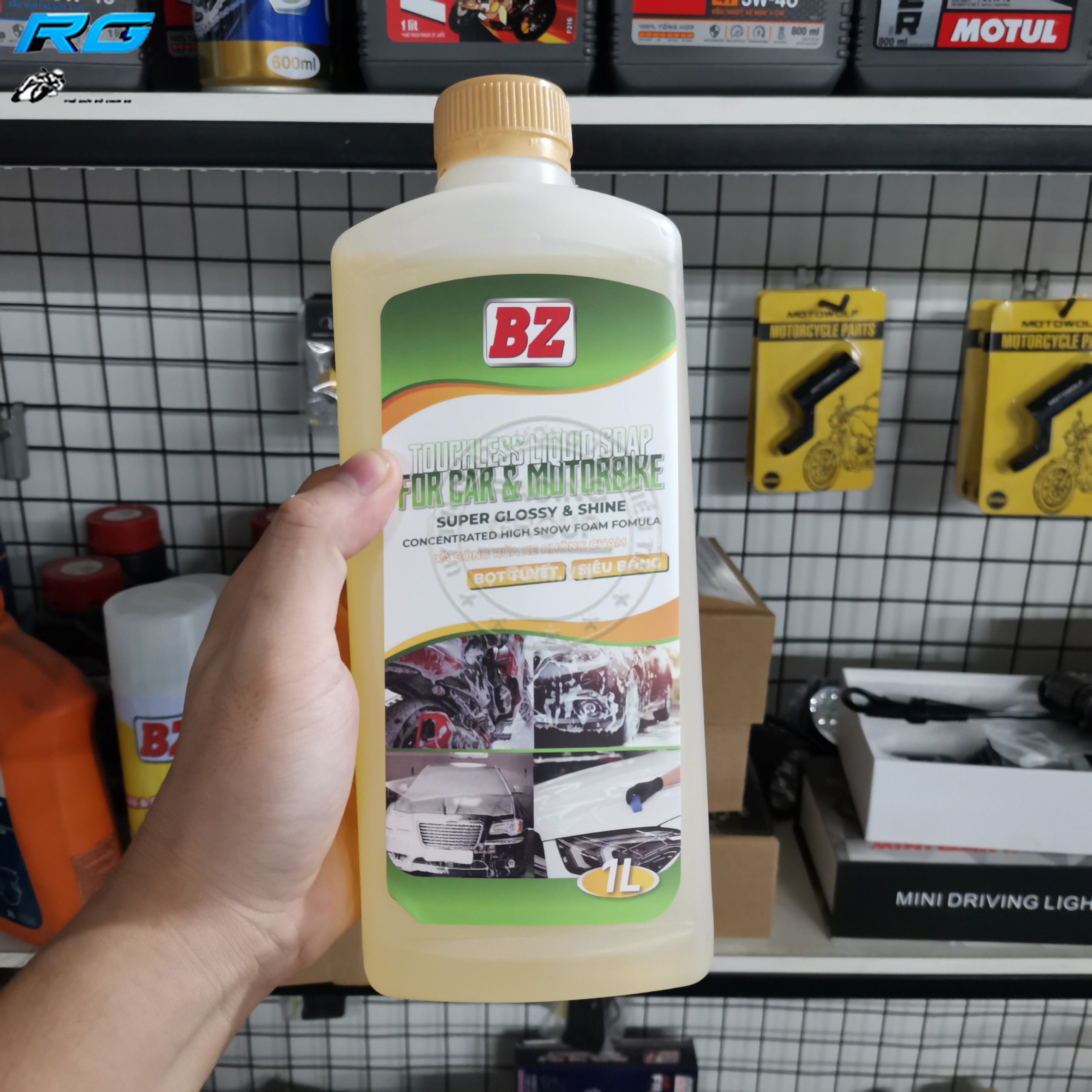 Dung dịch nước rửa xe bz không chạm siêu sạch 1 lít