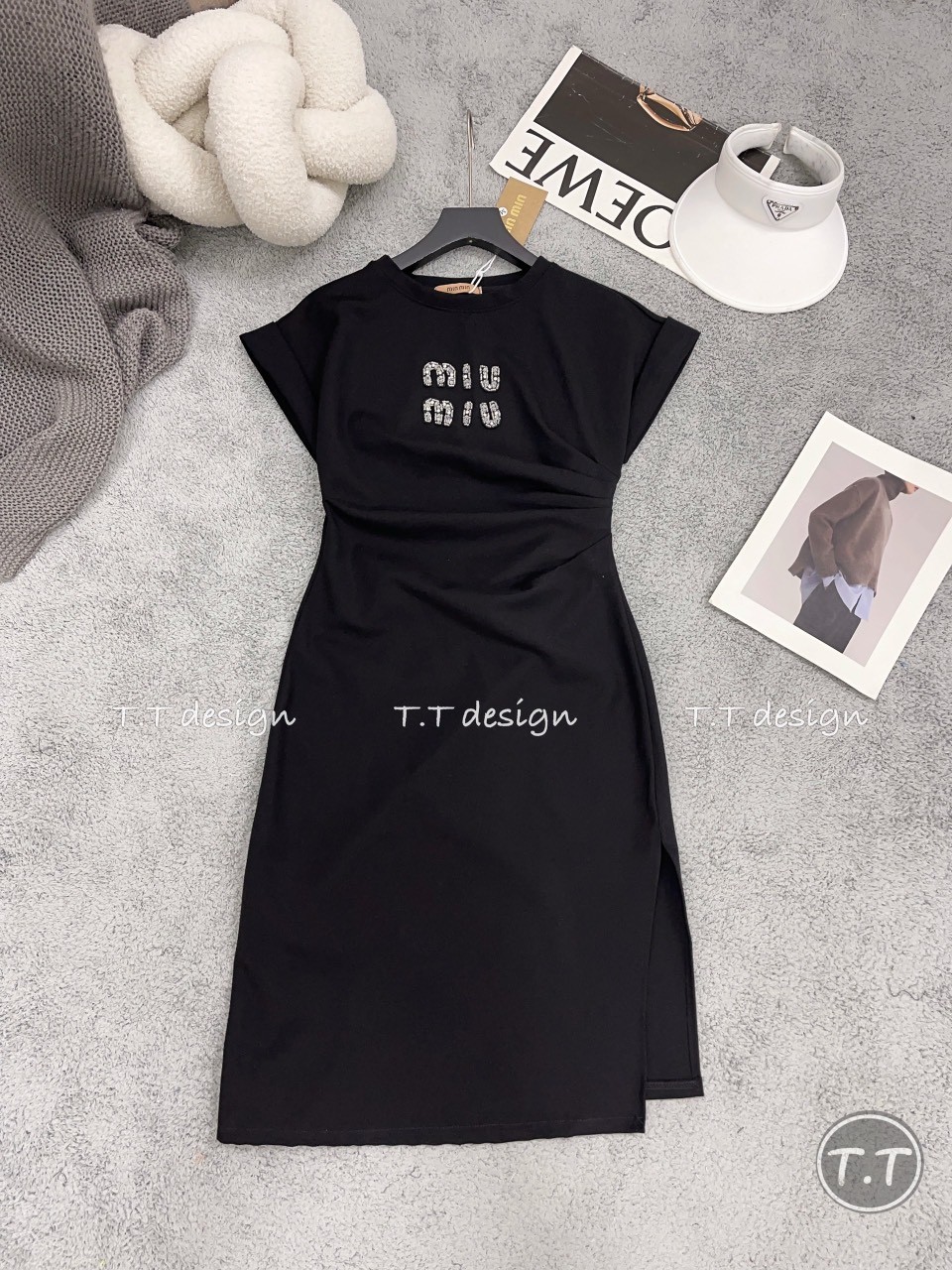 Váy dúm eo đính đá chữ miumiu