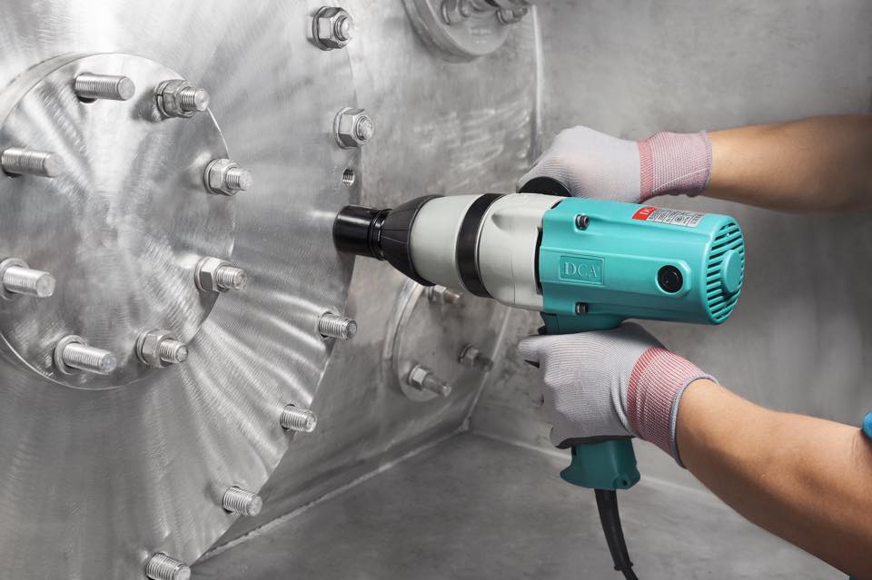 3/4" Máy vặn bu lông 620W DCA APB22C