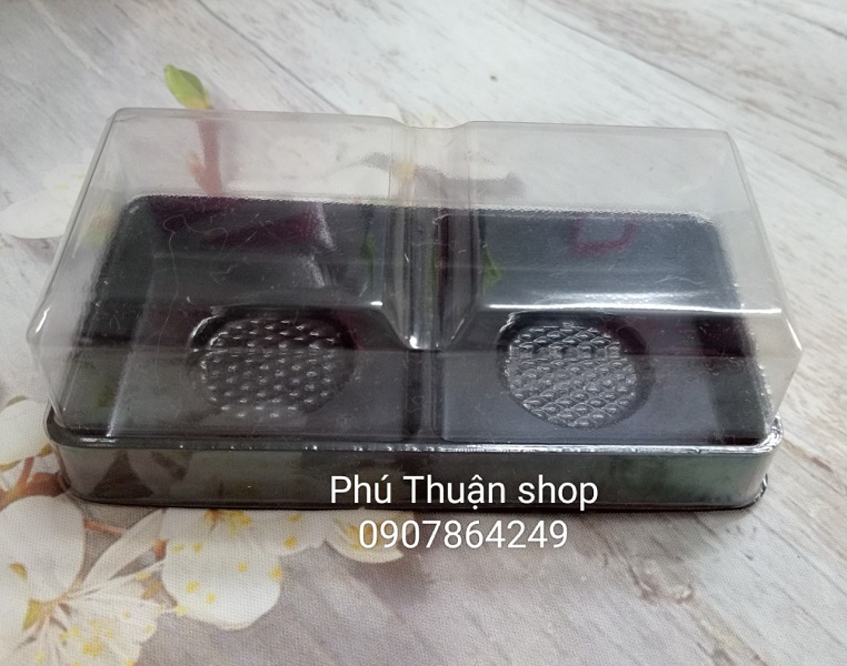 50 HỘP NHỰA ĐỰNG BÁNH ĐẾ ĐEN 2 NGĂN,  KÍCH THƯỚC MỖI NGĂN 6 X 6 X 4 CM