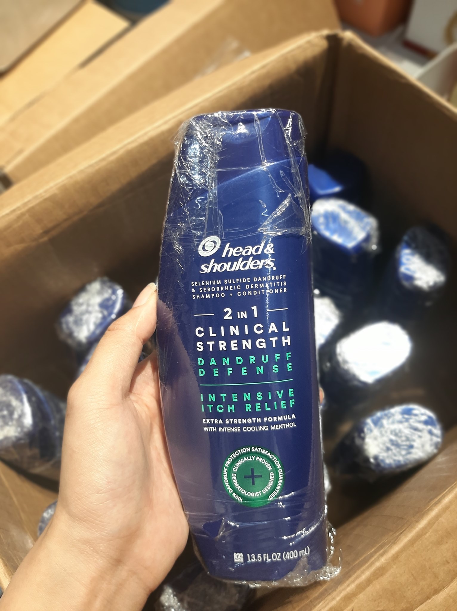 Dầu Gội Đặc Trị Gàu Head & Shoulder Clinical Strength  Mỹ