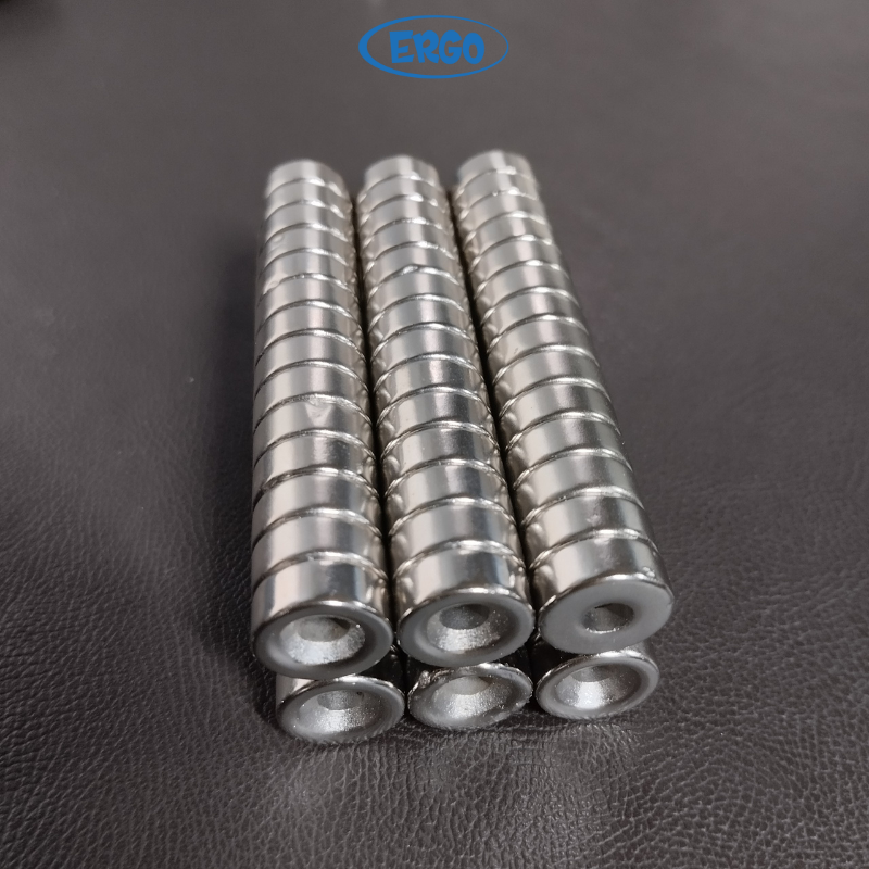 Nam châm tròn có lỗ kích thước 12x5 lỗ 4mm