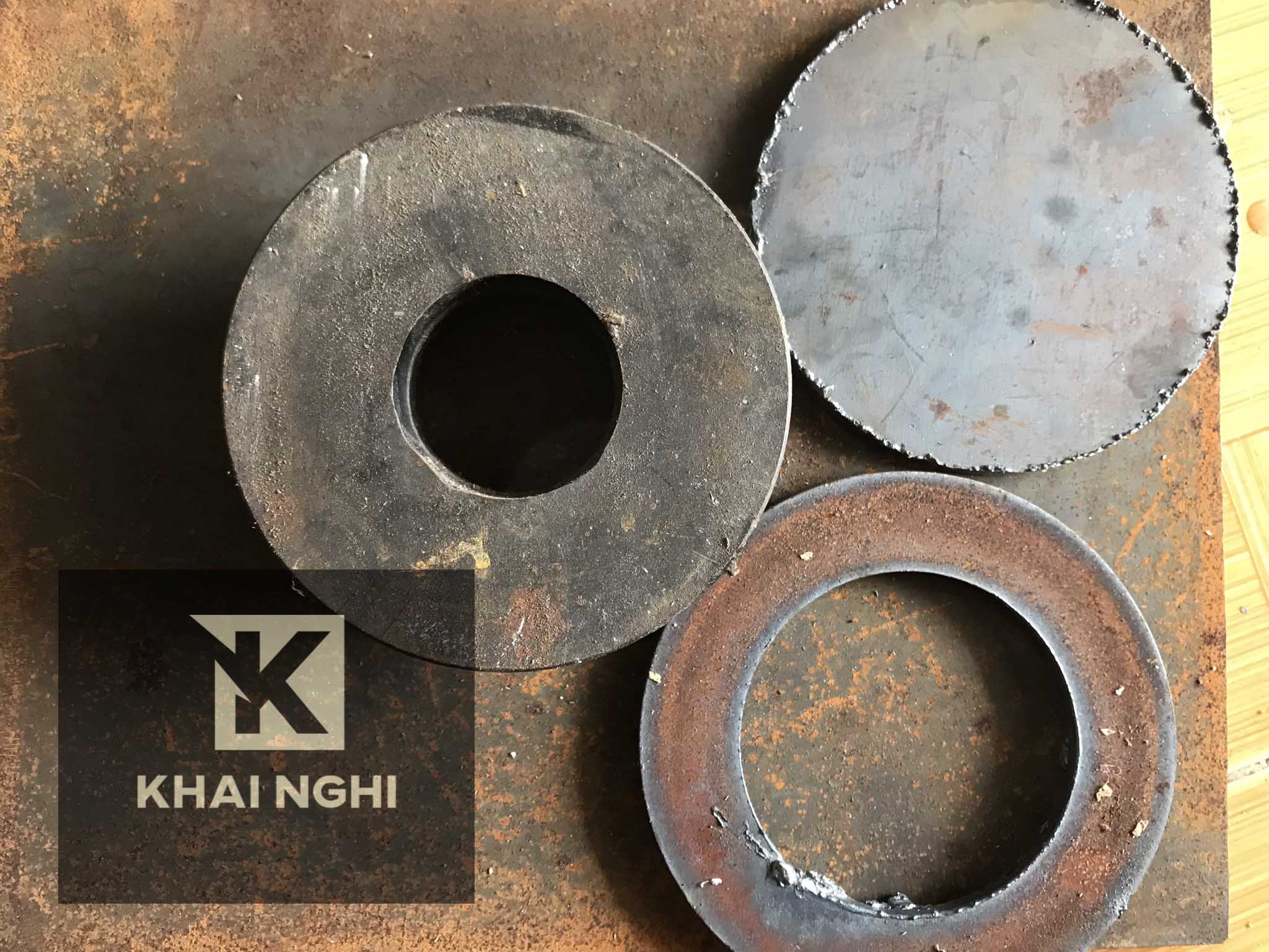 Sắt tấm tròn dày 10 mm đường kính 100 mm khoan lỗ tròn 20 mm