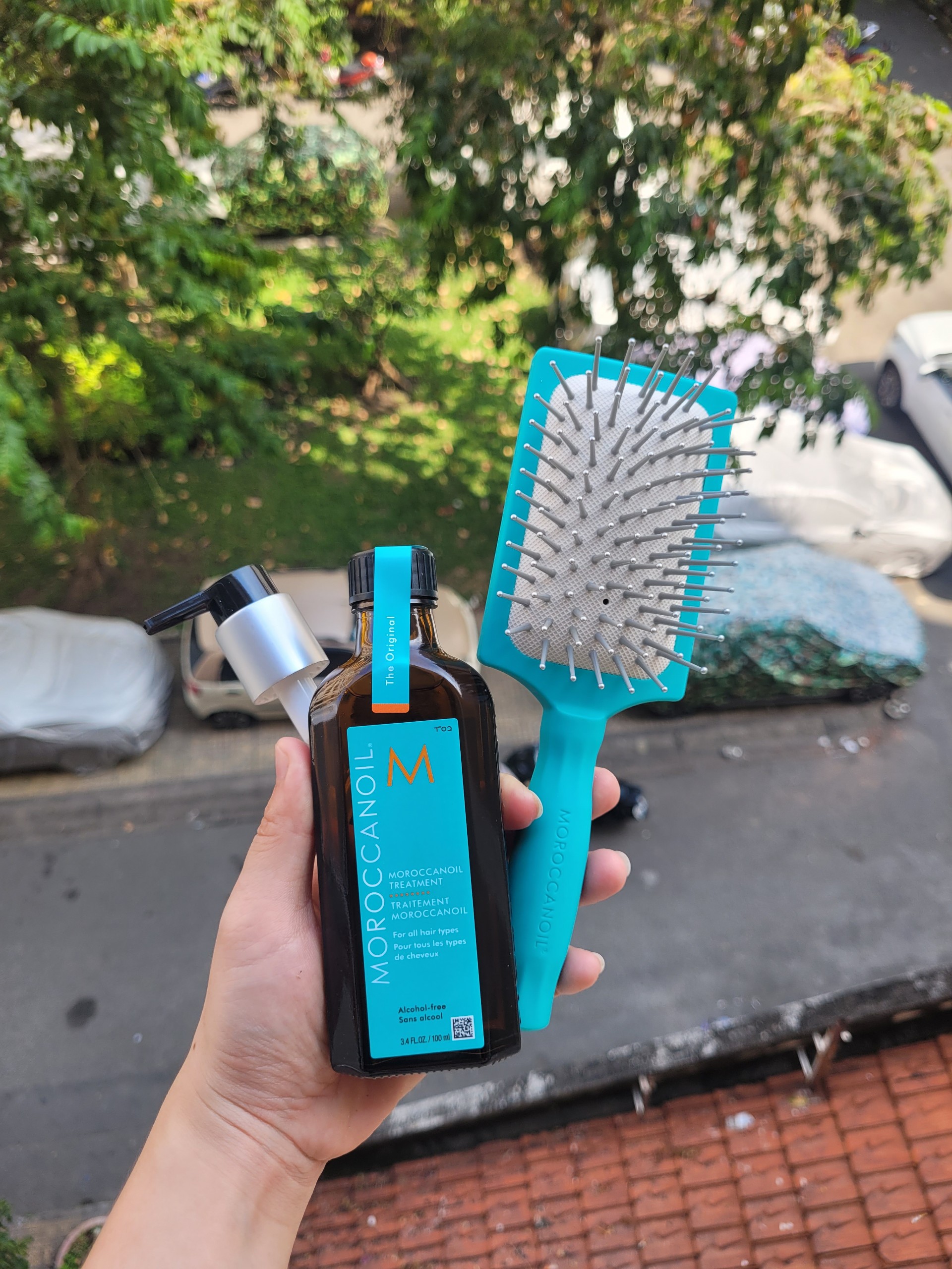 Set Tinh Dầu Moroccanoil 100ml Và Lược Paddle Mini