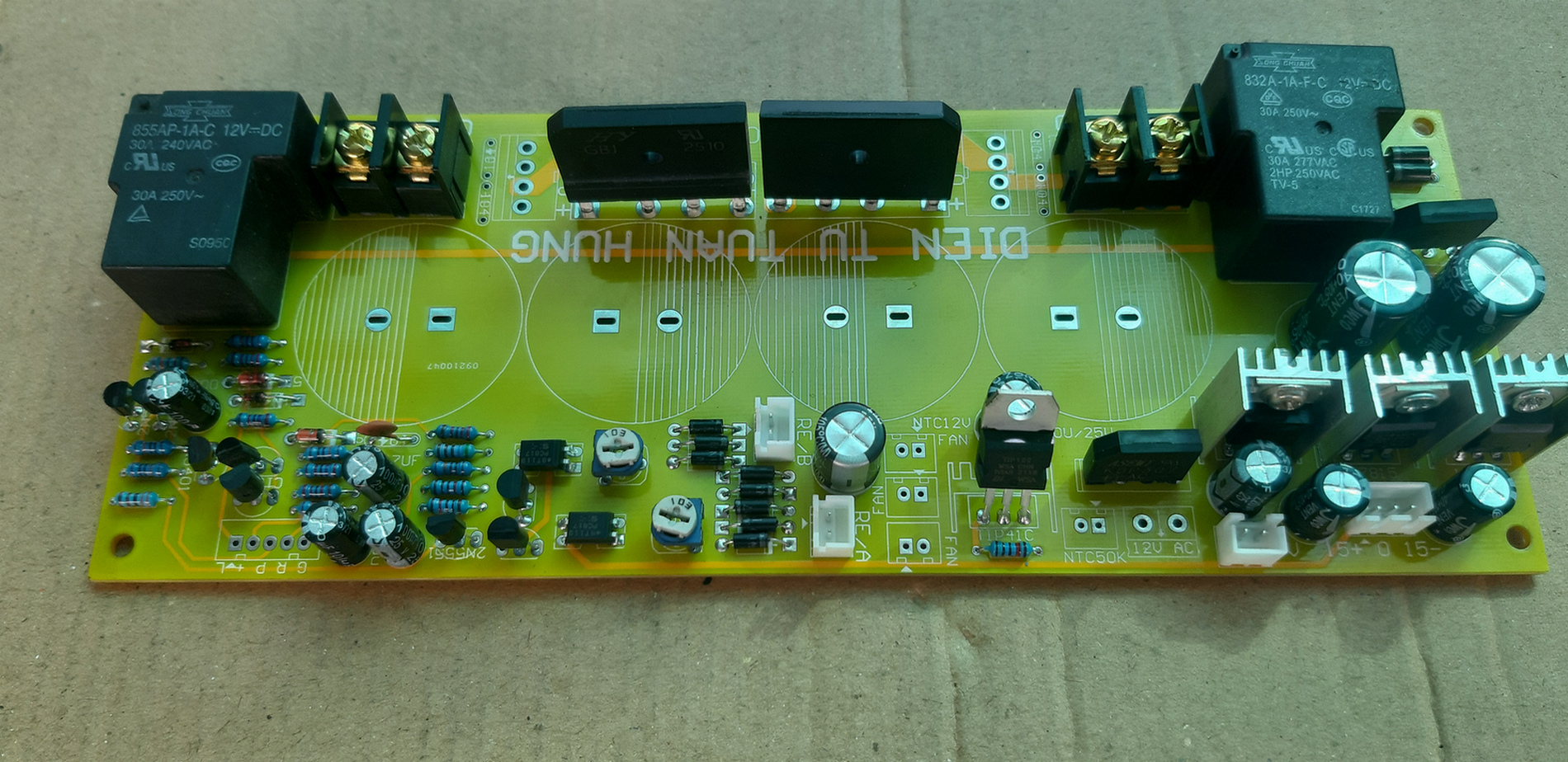 Source Circuit with 4 Capacitors