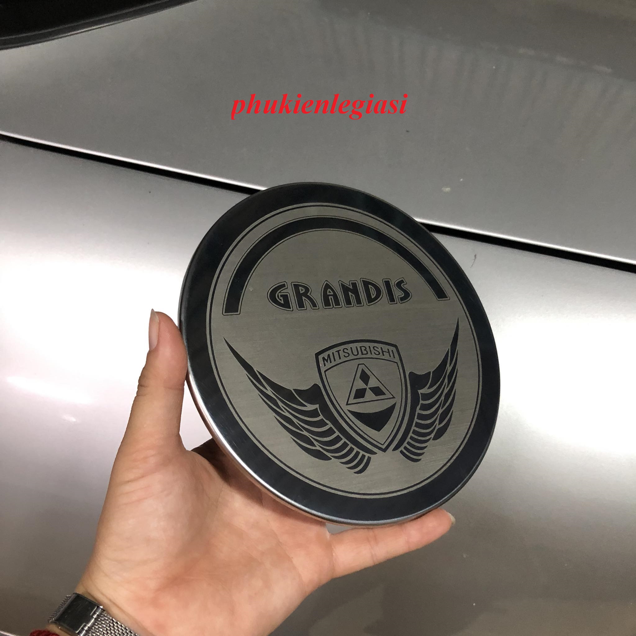 Ốp inox bình xăng Mitsubishi Grandis