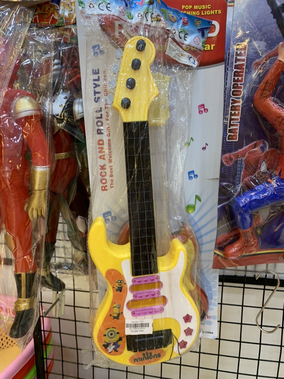 Đàn guitar điện dùng pin cho bé