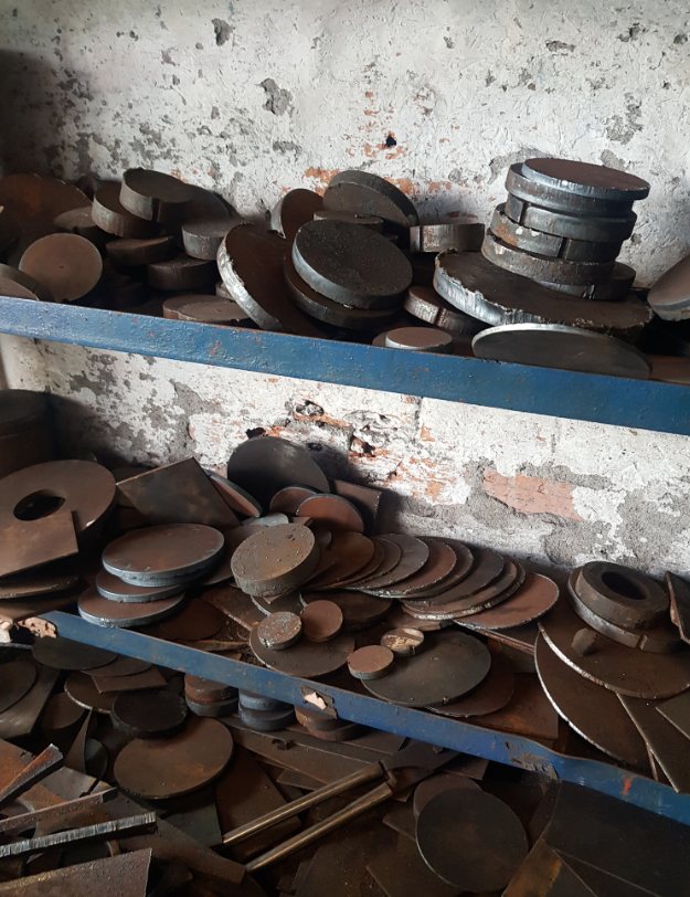 Sắt tấm tròn dày 12mm đường kính đủ mọi kích cỡ dùng làm đế trụ, mâm xoay, thép bản mã