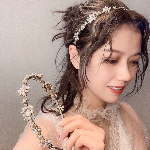 Bờm đính đá hoa tuyết sang chảnh