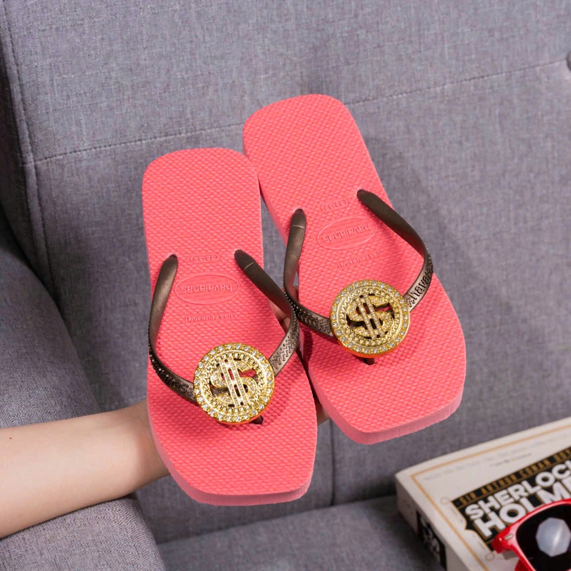 Dép kẹp havaianas nữ mũi vuông đính Charm đồng tiền US siêu hot hit