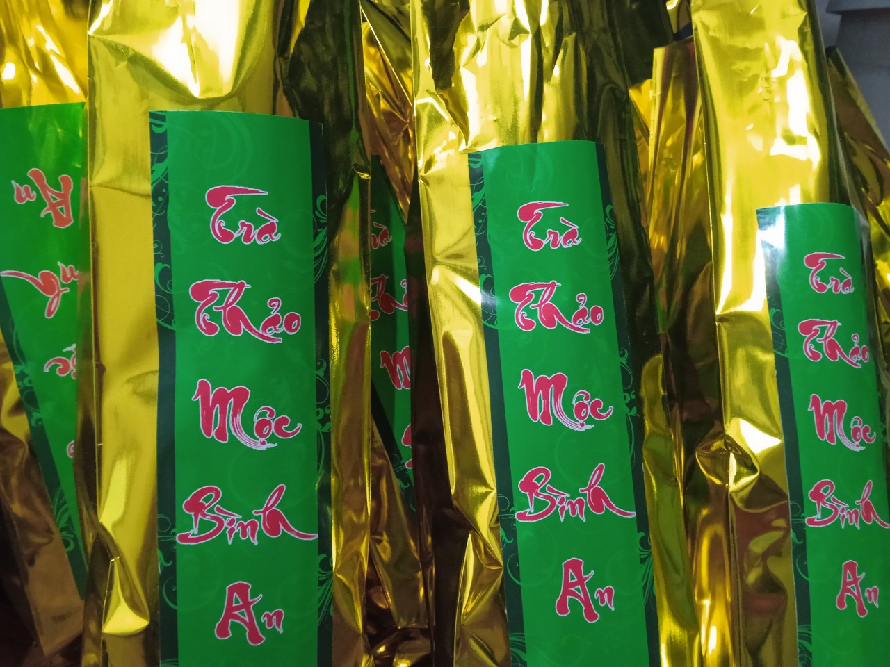 TràThảo Mộc 500gr Túi Thiếc vàng