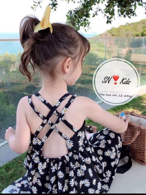 Váy hoa cúc họa mi đan dây lưng cho bé gái