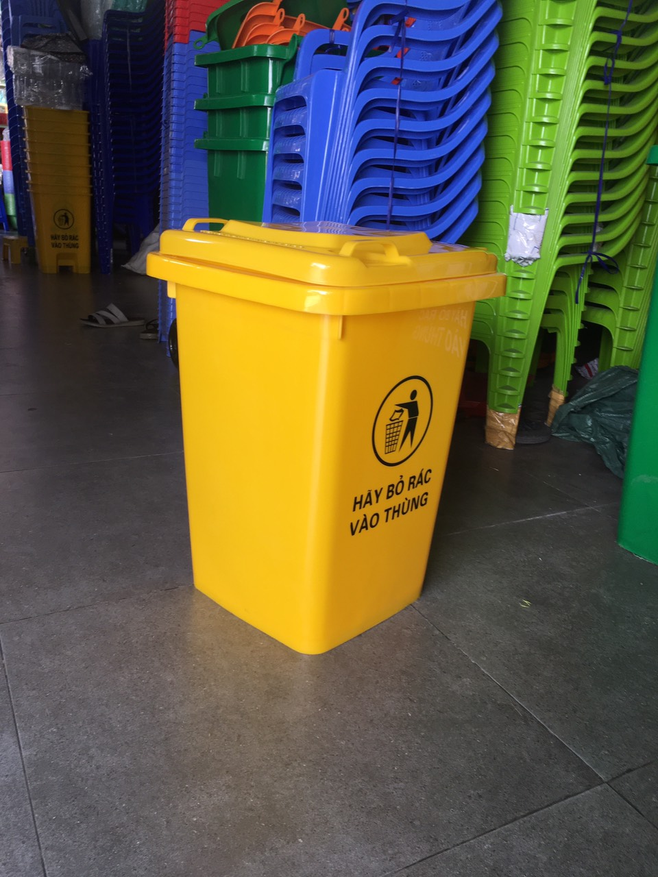 Thùng rác nhựa 60 lít