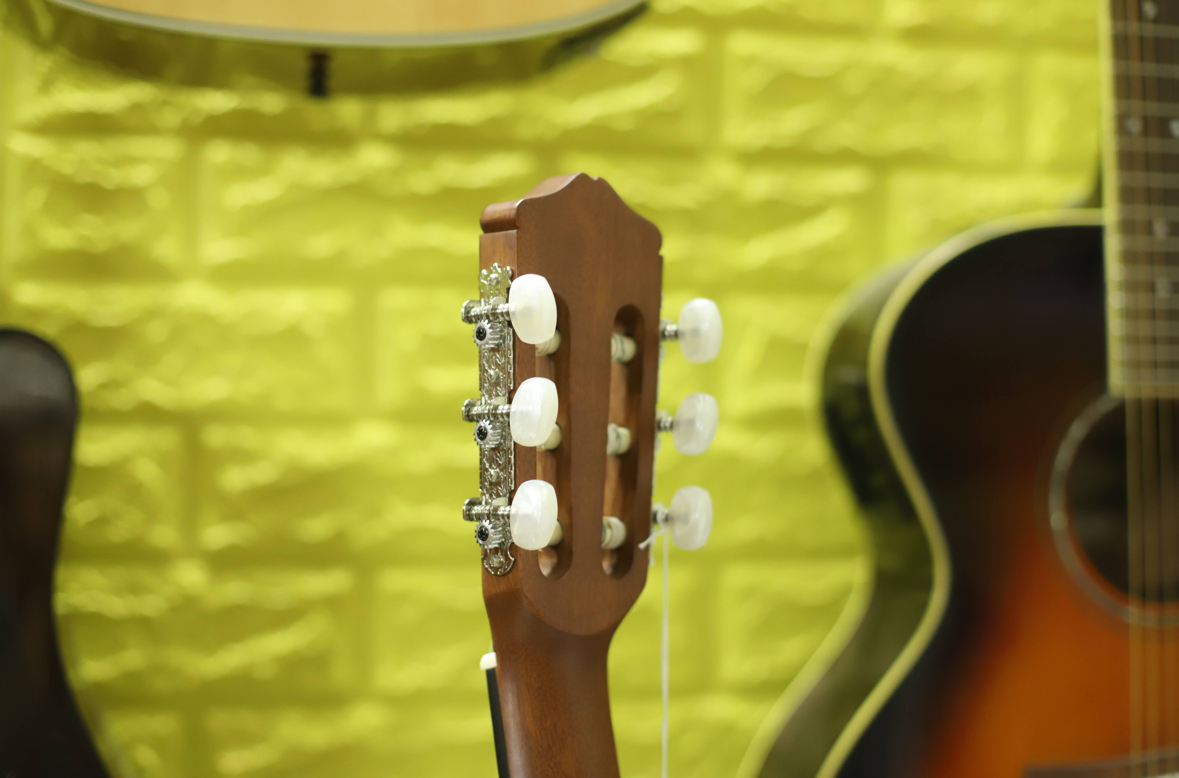 Đàn Guitar Classic Cordoba C3M ( tặng bao + 3 phím + capo )
