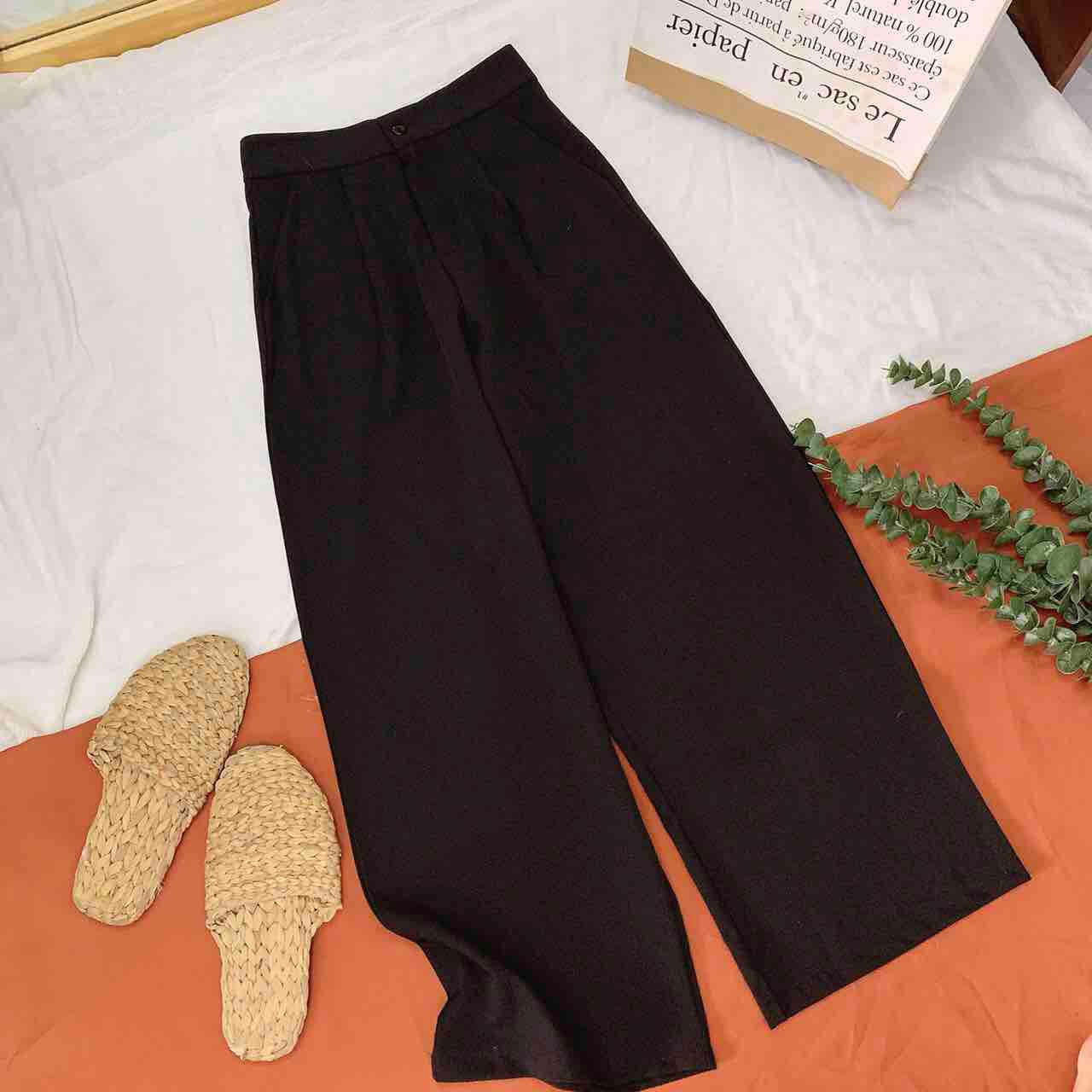 QUẦN CULOTTES ĐEN NÚT