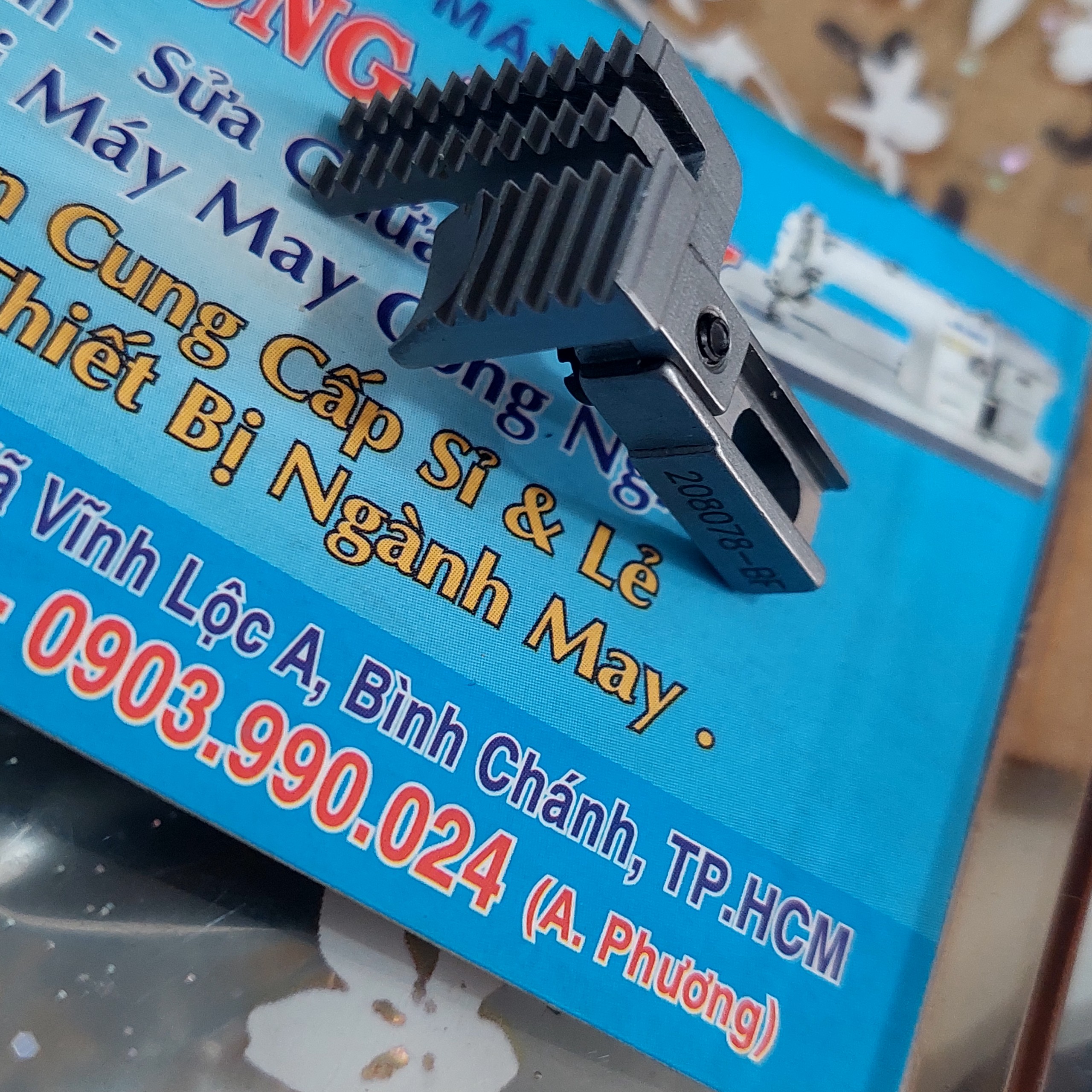 com bo răng cưa mặt nguyệt vắt sổ pegasus 4 chỉ