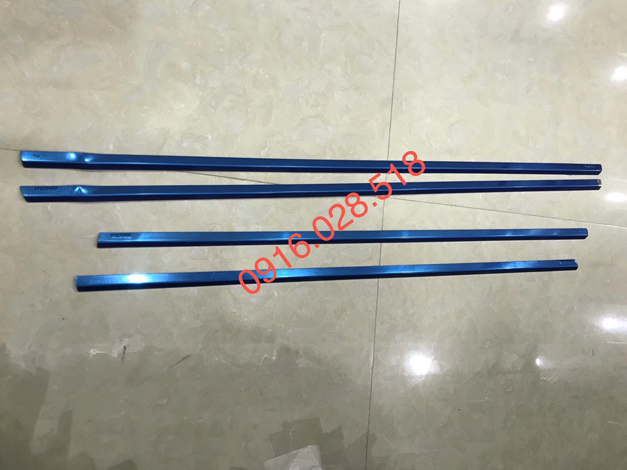 Nẹp inox 4 chân kính innova 2007, 2008, 2009, 2010, 2011, 2012, 2013, 2014, 2015