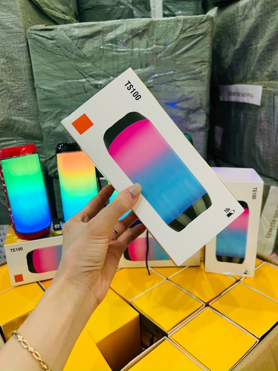[HCM][BẢO HÀNH 1 ĐỔI 1]Loa bluetooth TS100 có đèn led âm thanh nghe cực đỉnh