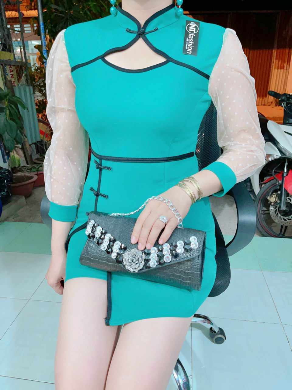SÉT ĐẦM KÈM QUẦN - TAY ÁO PHỐI LƯỚI