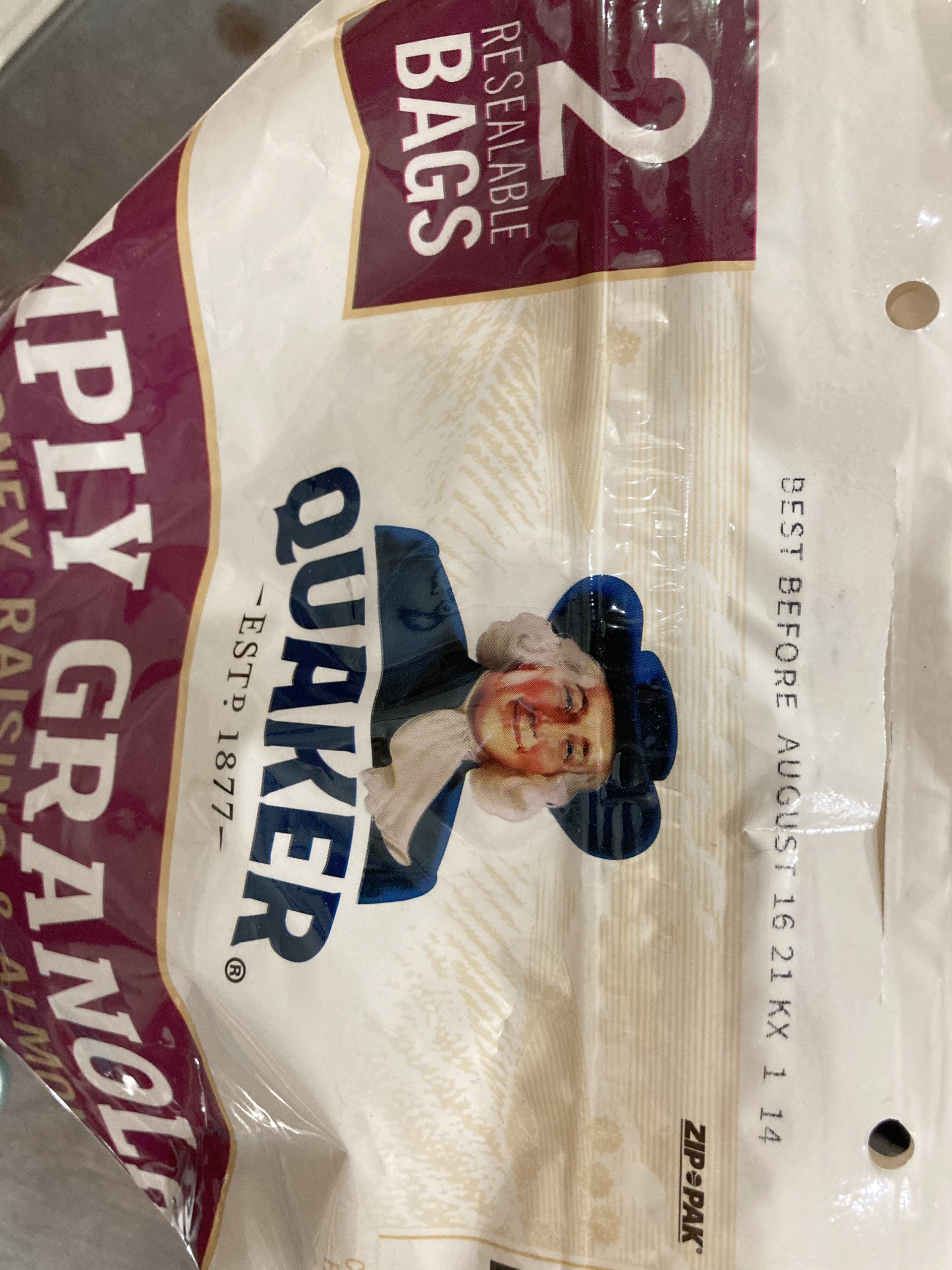 Ngũ cốc Granola Quaker 1kg - Mỹ - 3 vị (Hạnh nhân - Nho khô - Mật ong)
