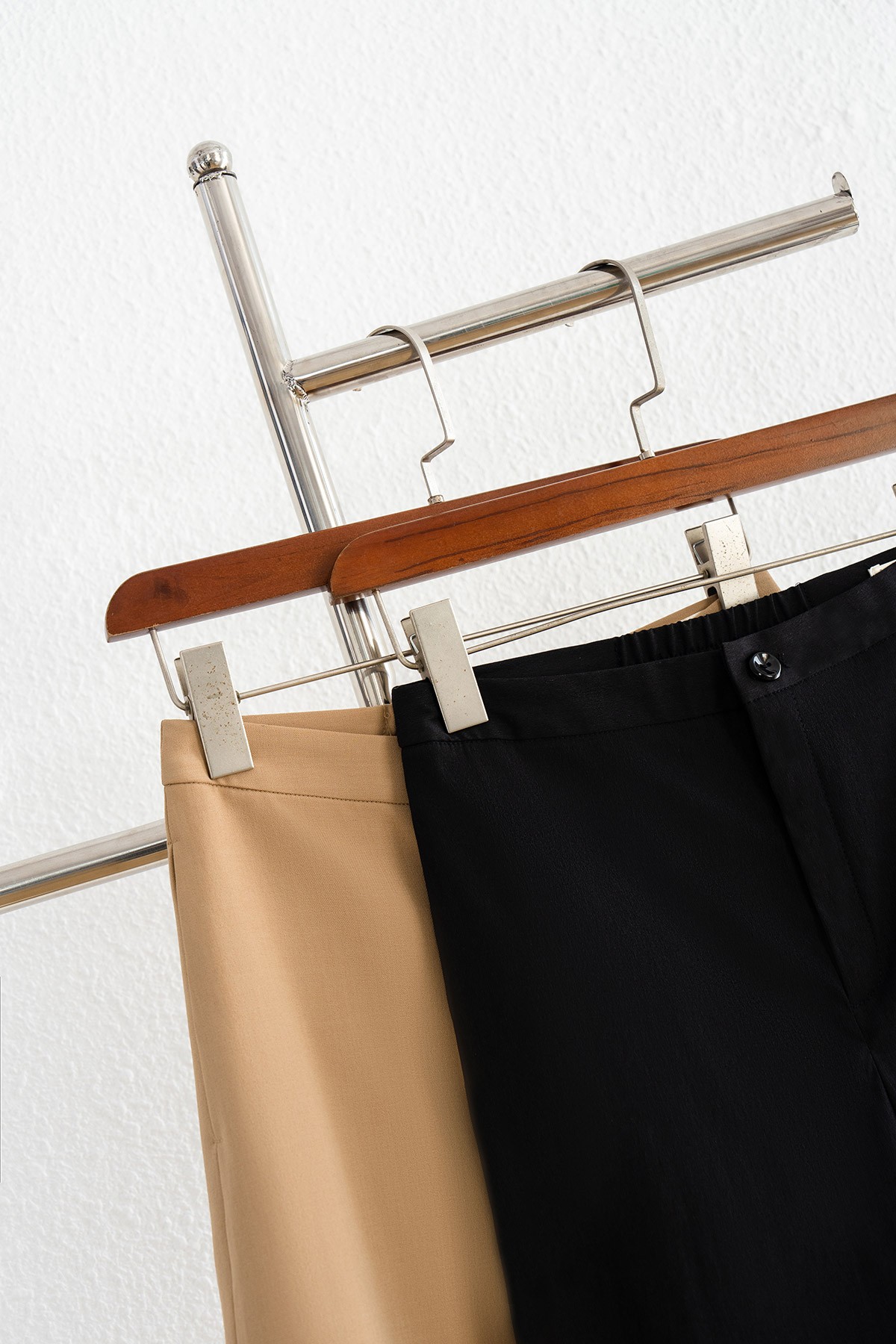 Quần Shorts Lamer Túi Dọc Cạp D64S23H001