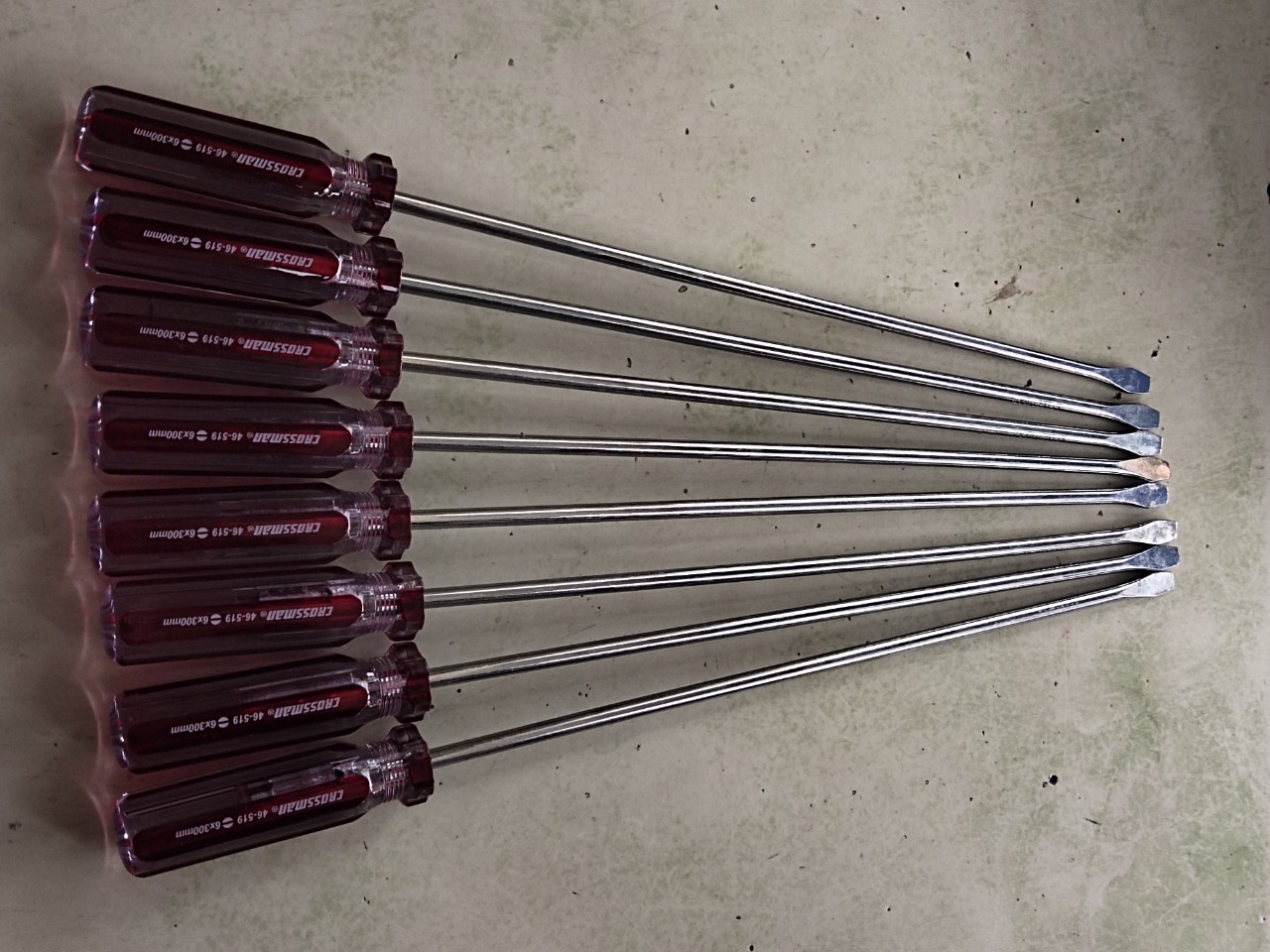 tô vít 5li cán nhựa crosman