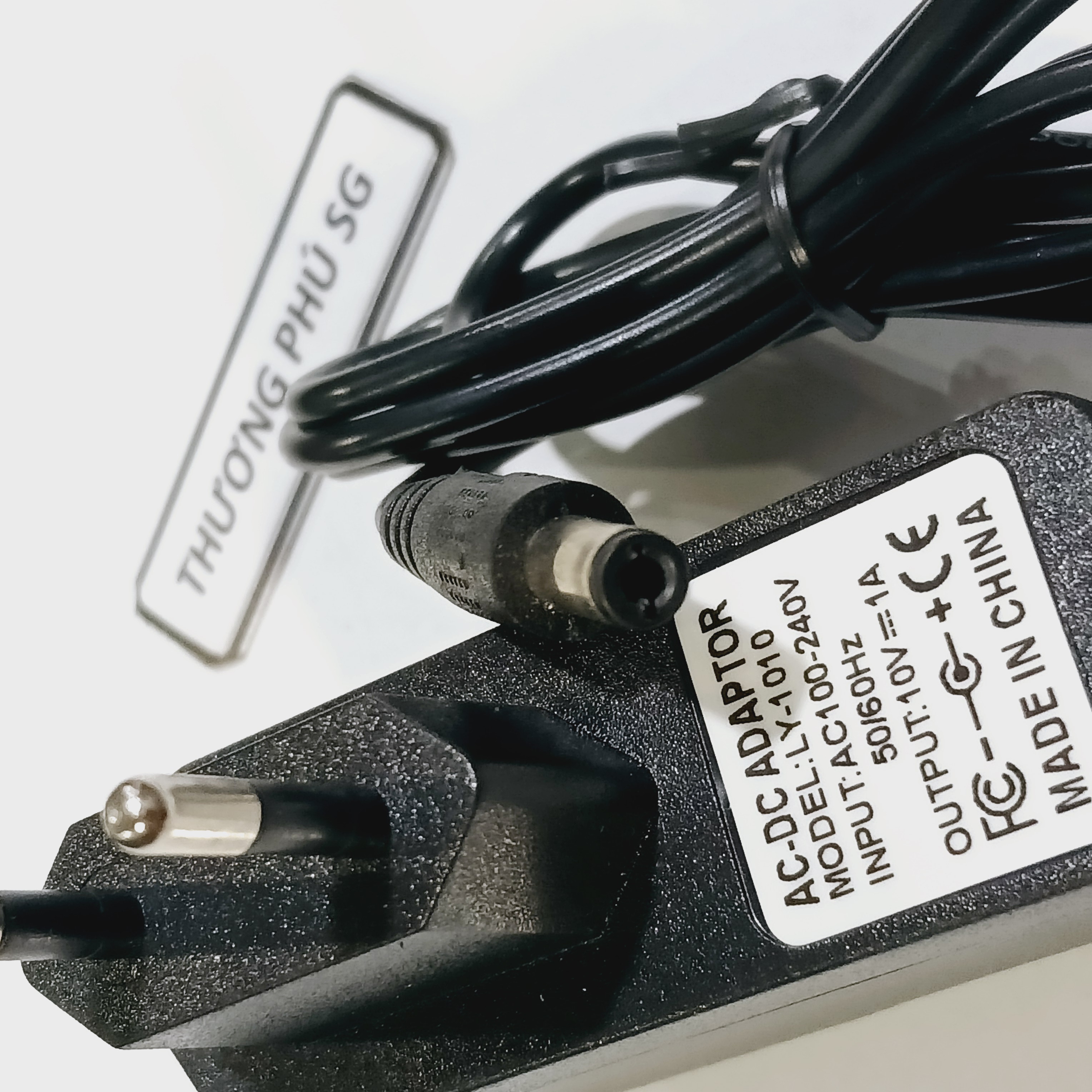 Nguồn Adapter DC 10V - 1A / Đầu cắm 5.5mm x 2.1mm