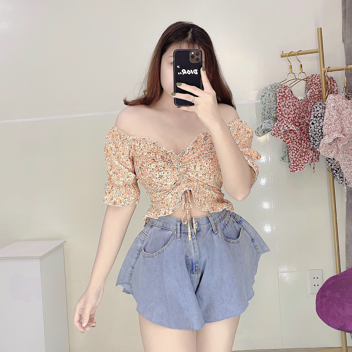 ÁO KIỂU HOA CÚC NHỎ TRỄ VAI DÂY RÚT NGỰC CHẤT VẢI VOAN LỤA DÀY MỊN MỀM MẠI TÔN VẺ GỢI CẢM CHO BẠN NỮ SGR