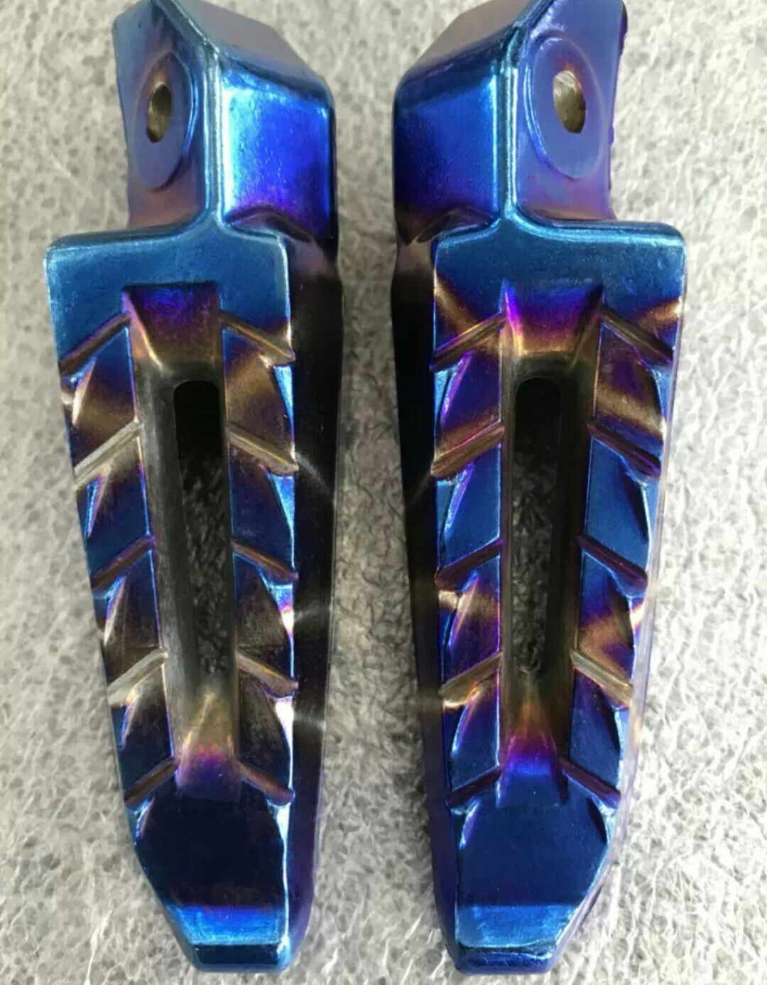 CẶP GÁC CHÂN SAU WINNER V1-WINNER X - SONIC TITAN