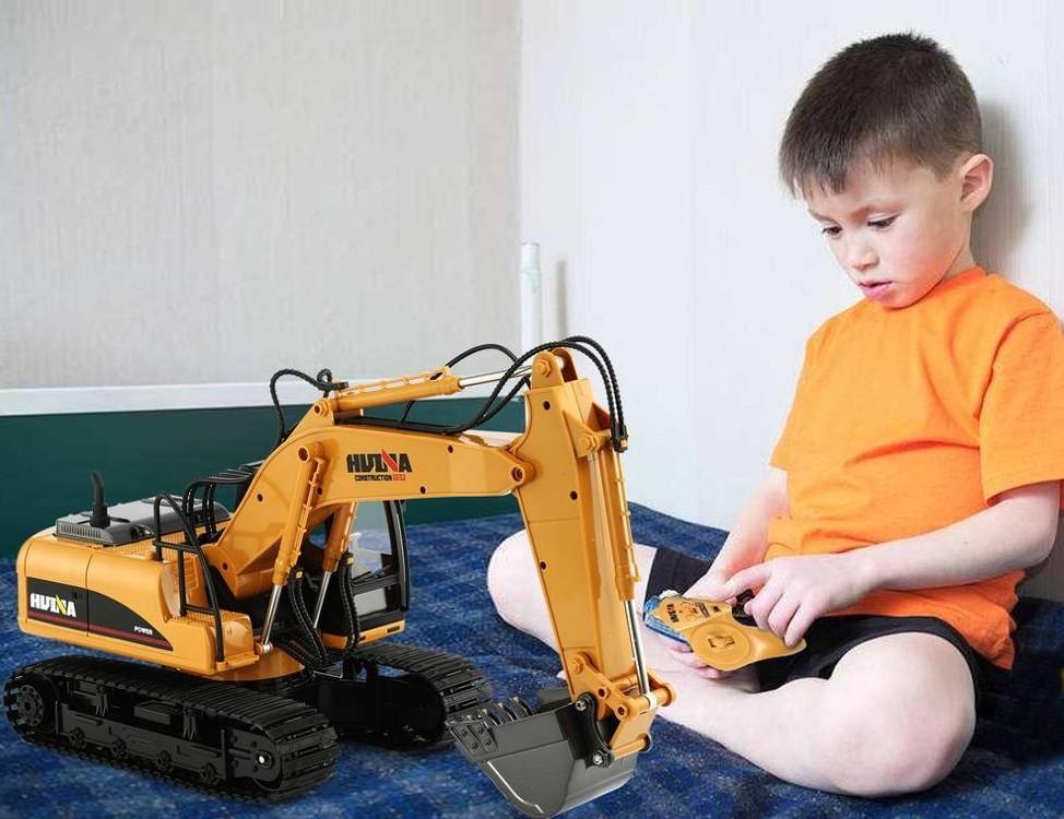 Xe cần cẩu điều khiển Huina 1550