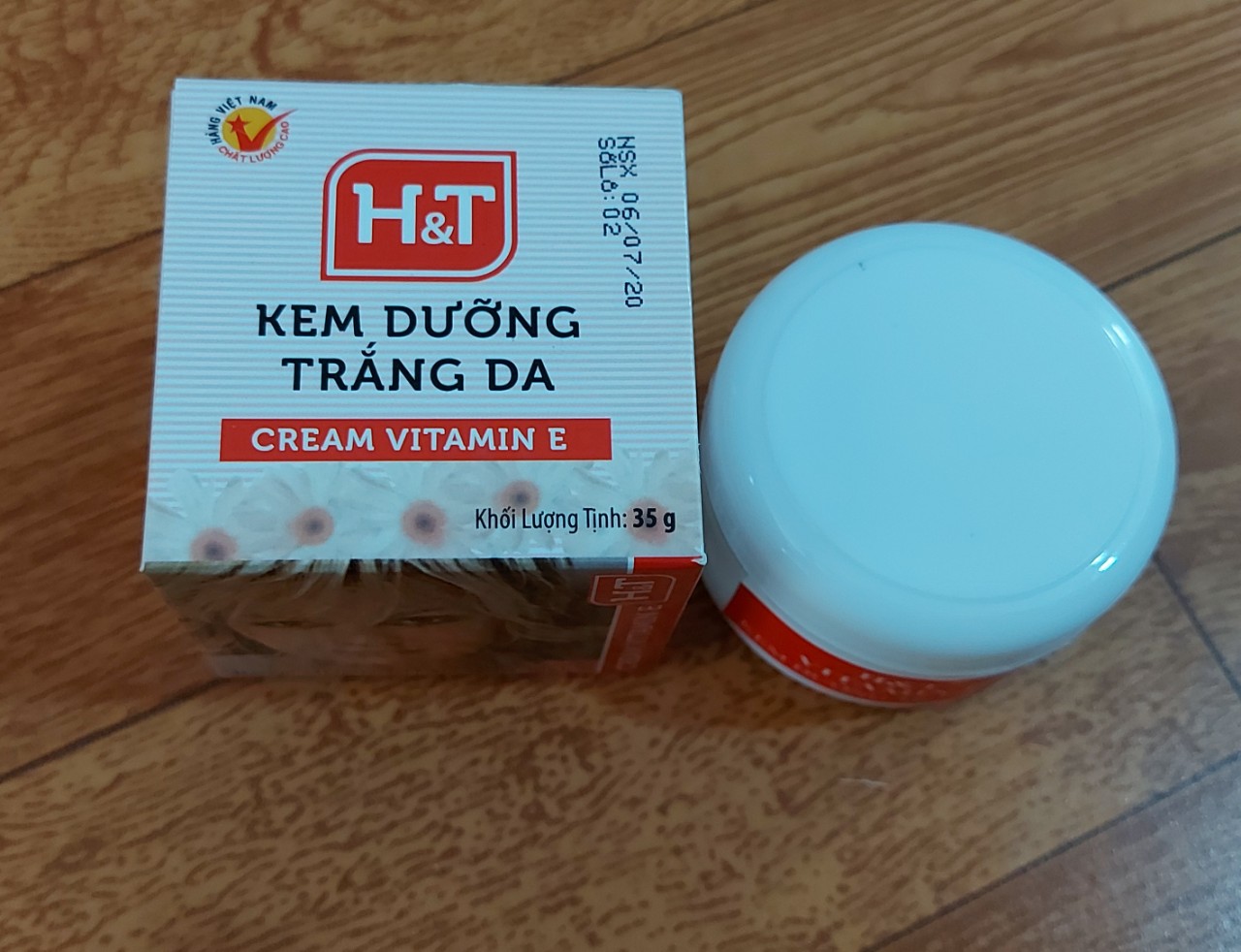 kem dưỡng trắng da vitamin e h&t hộp 35g