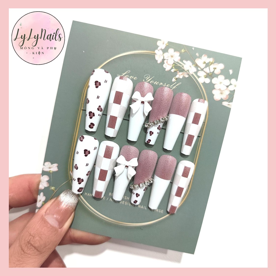 [SẴN HÀNG]Set 24 móng tay giả, móng úp dạng dải móng, thang móng JJ02