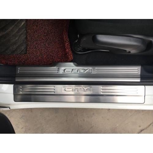 Ốp Bậc Cửa Xe Honda City 2015 đến 2020 Mẫu INOX, Giúp Trang Trí Chống Xước Xe Hiệu Quả, Có Sẵn Keo 2 Mặt Siêu Dính, Lắp Đặt Dễ Dàng Tại Nhà