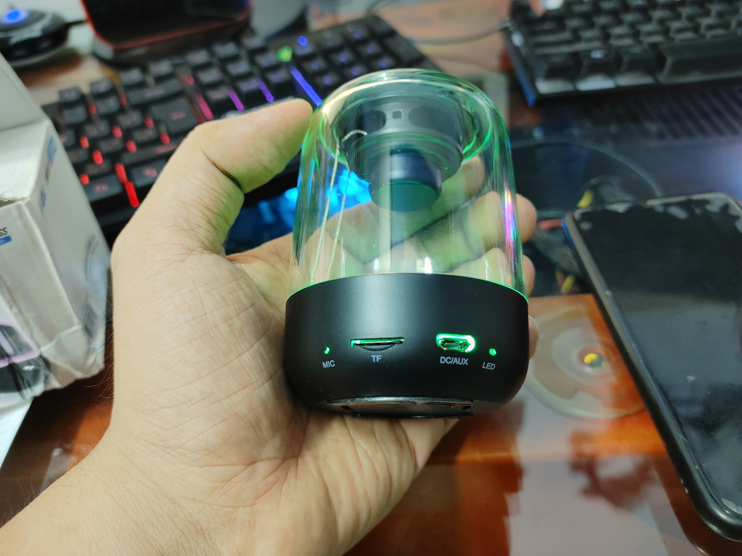 Loa Bluetooth RGB Mini Led 7 Màu Trong Suốt
